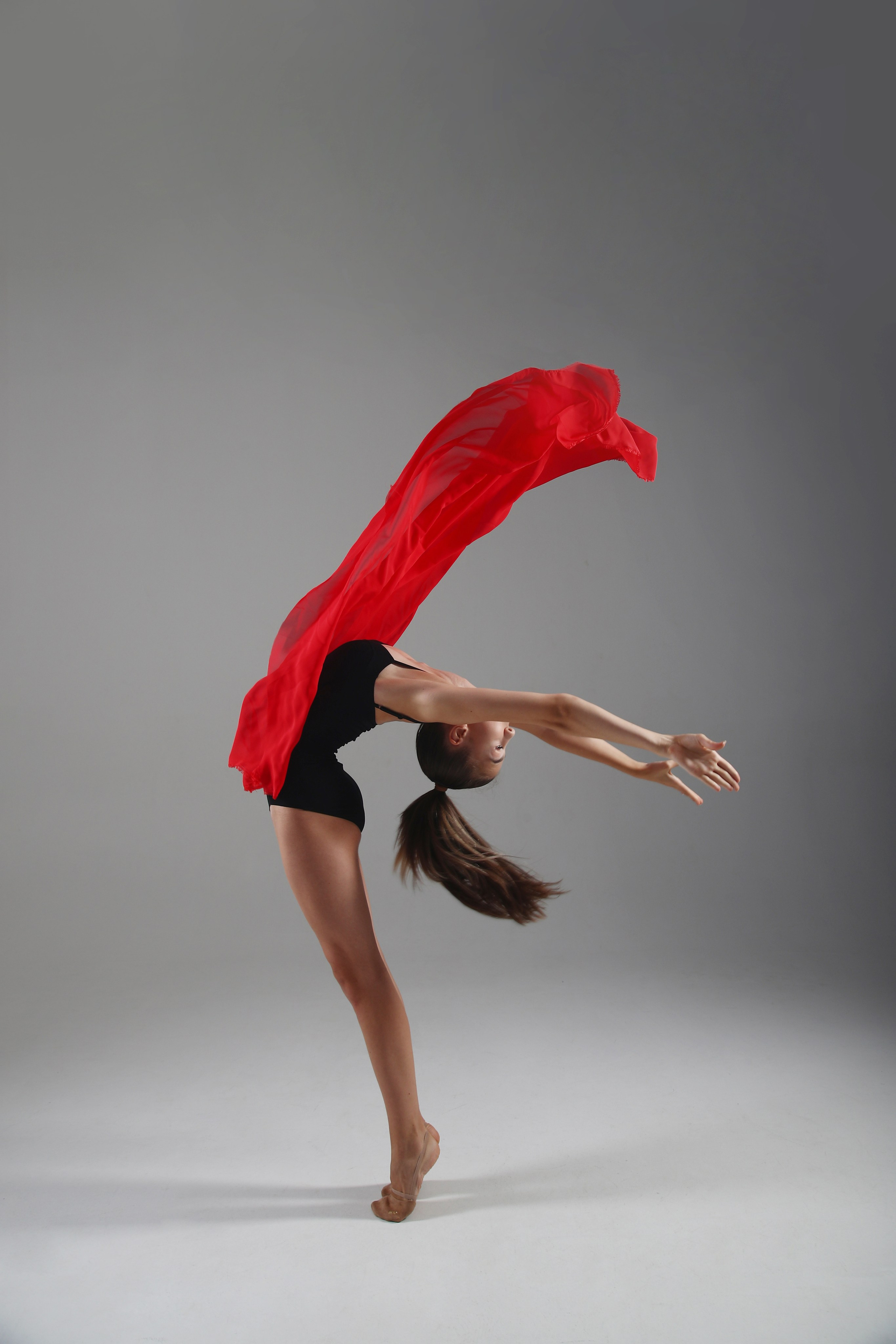 Выездная портретная фотосъёмка спортсменов или спортивная фотосъёмка в фотостудии. Фотограф художественная гимнастика, фигурное катание, Москва и область