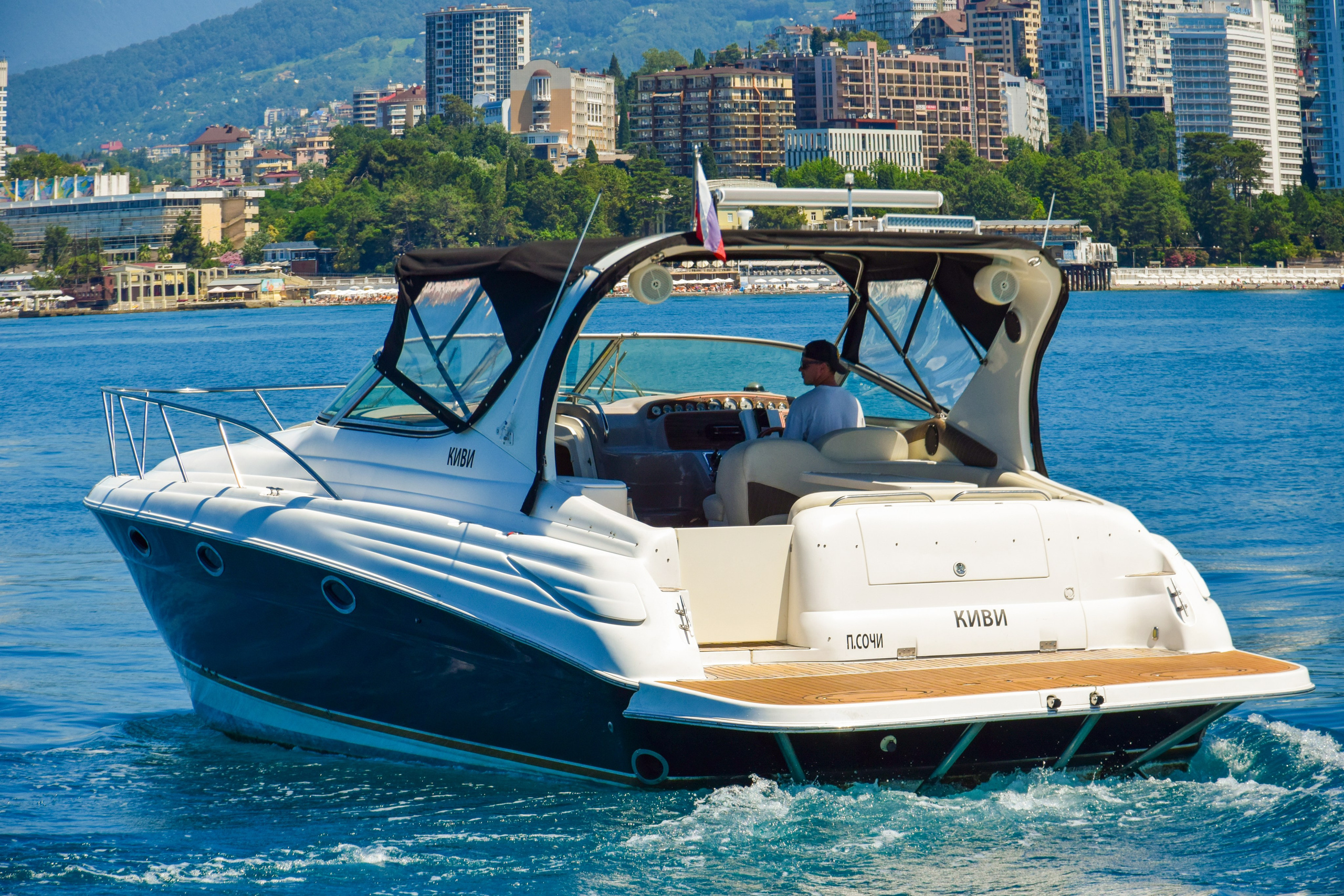 Катер Киви Аренда Яхты в Сочи Яхтанаморе YACHTNAMORE YACHTANAMORE