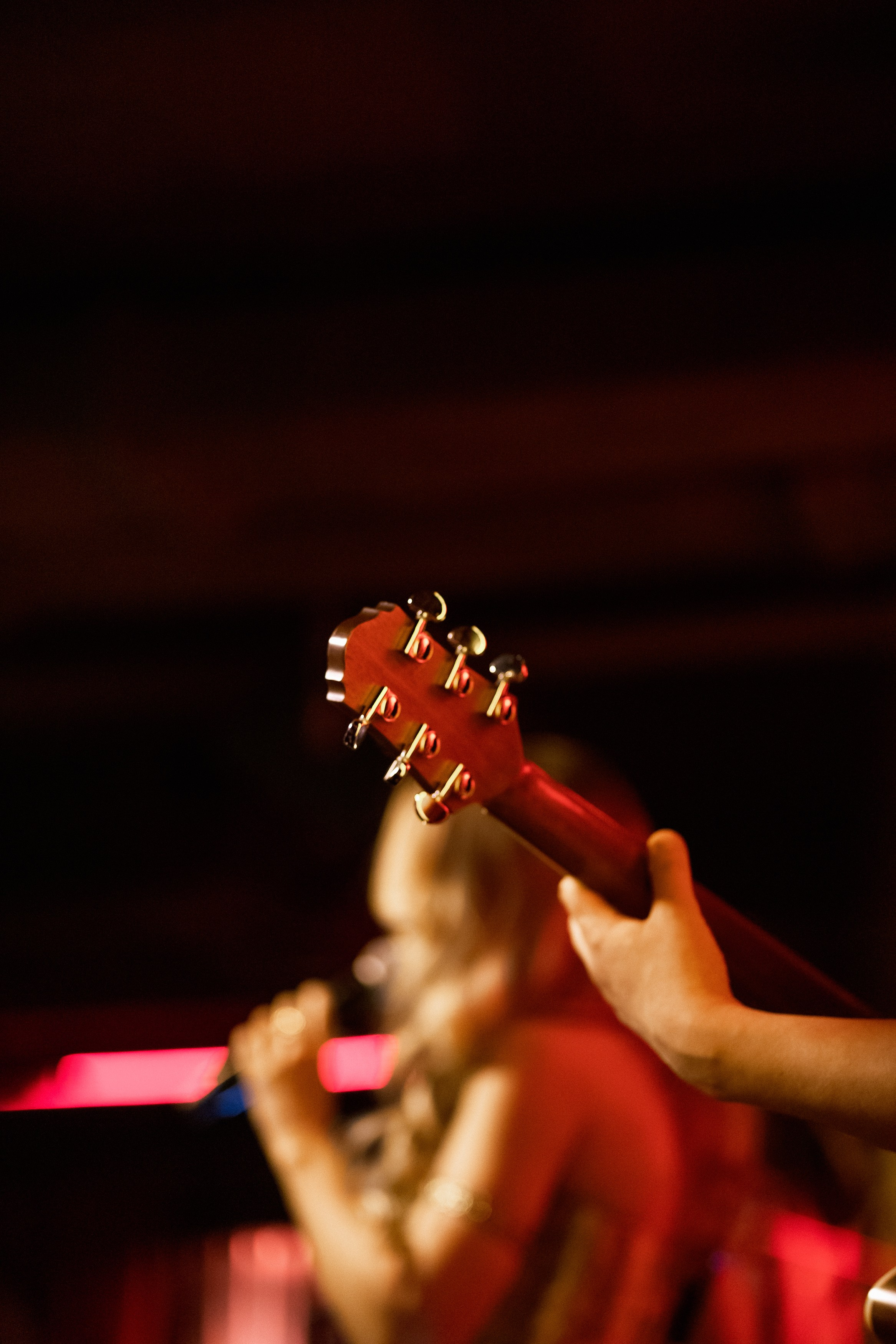 YANA URBAN: сольный концерт в «Анжелика Wineroom». СВОИ. ФОТООТЧЕТЫ-СОБЫТИЯ-МЕСТА