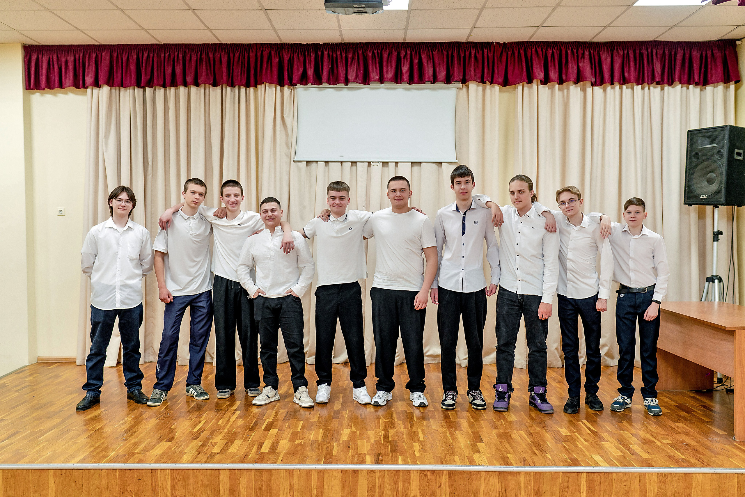 Выпускные (школьные) альбомы (книги) в Ростове-на-Дону. Современные Выпускные Альбомы в Ростове-на-Дону