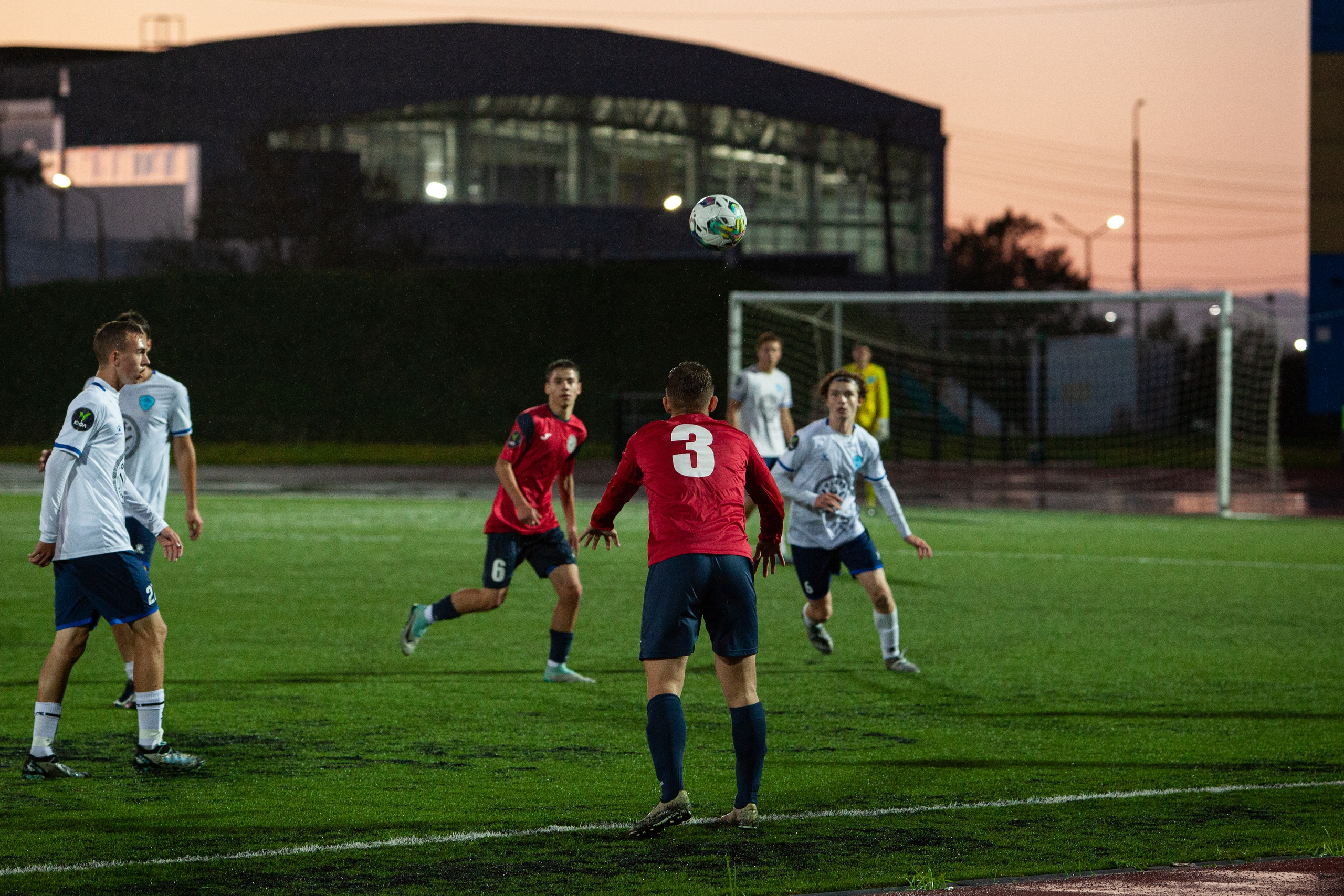 Матч юношеской футбольной лиги между командами СШ «Сахалин» и «СШОР № 1» (Комсомольск-на-Амуре) (U-18). Кутузов Евгений Фотограф в Южно-Сахалинске