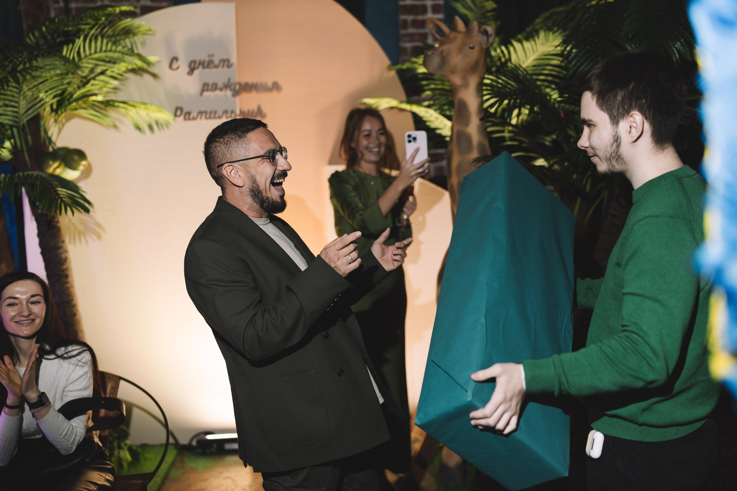 Репортажный фотограф на корпоратив, день рождения и другие мороприятия. Свадебный фотограф в Москве — Оскар Гелманов