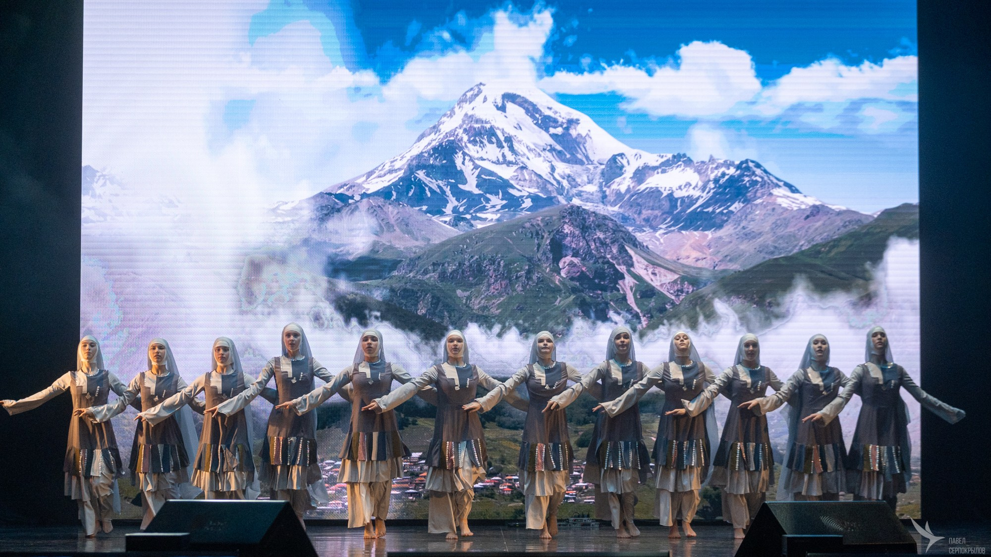 Юбилейный концерт студии эстрадного танца «Изумрудный город». Репортажный фотограф в Казани Павел Серпокрылов