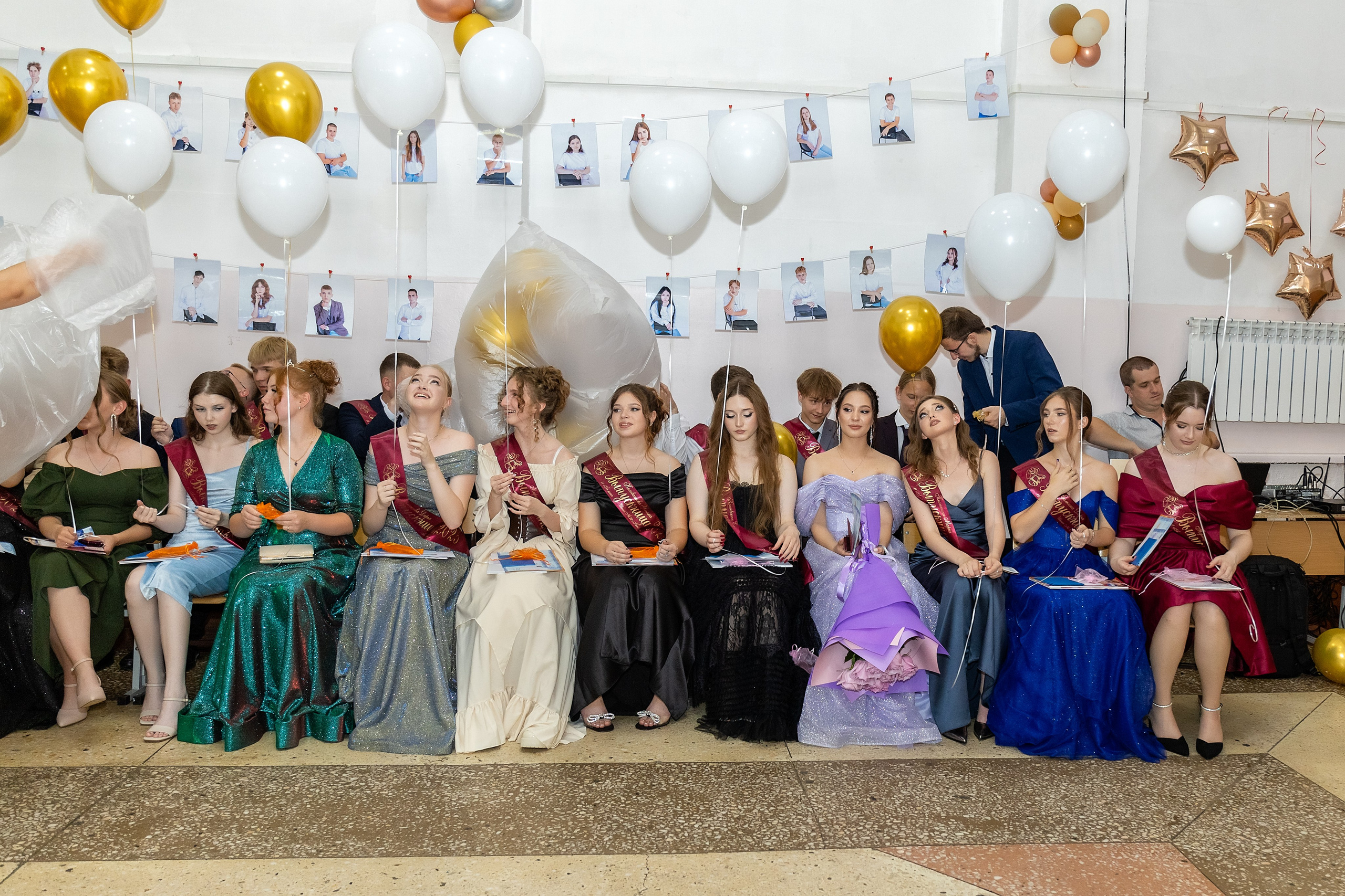 Выпускной. Школа 22, 11 класс. Стильный выпускной альбом Владивосток фотограф Вероника Мигачева