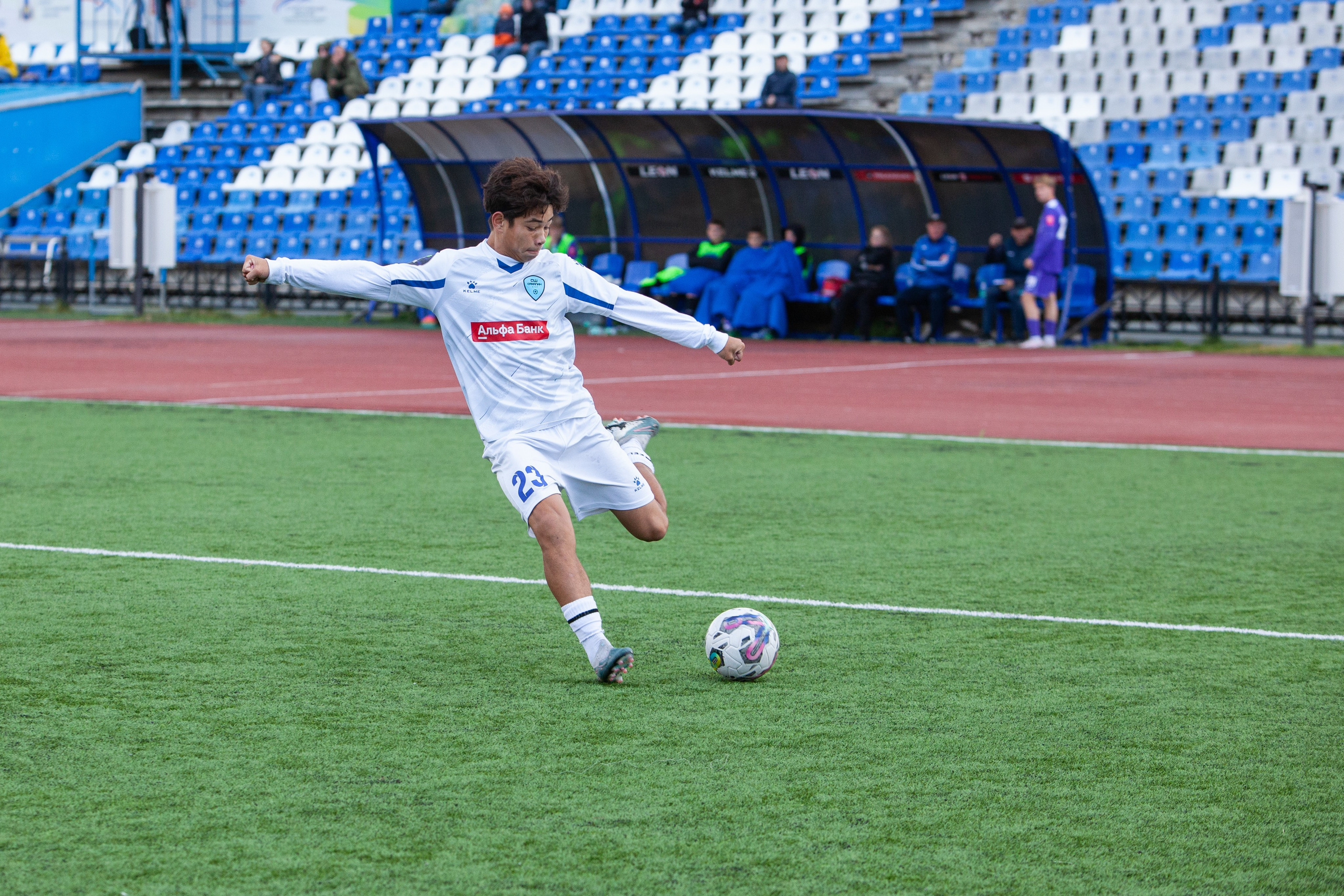 Матч юношеской футбольной лиги между командами СШ «Сахалин» и «СШОР № 1» (Комсомольск-на-Амуре). Кутузов Евгений Фотограф в Южно-Сахалинске