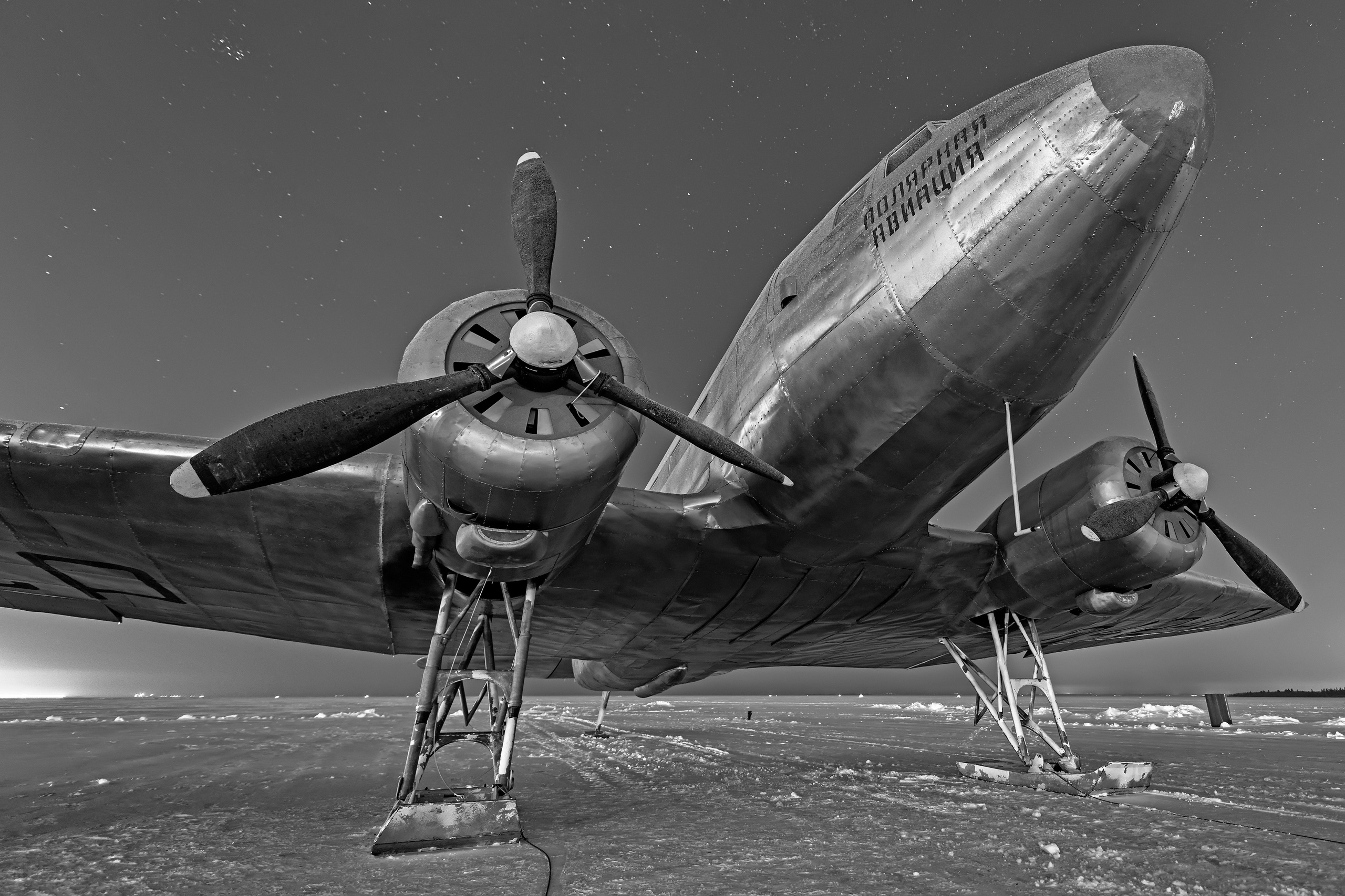 From the past to the future of aviation through photography