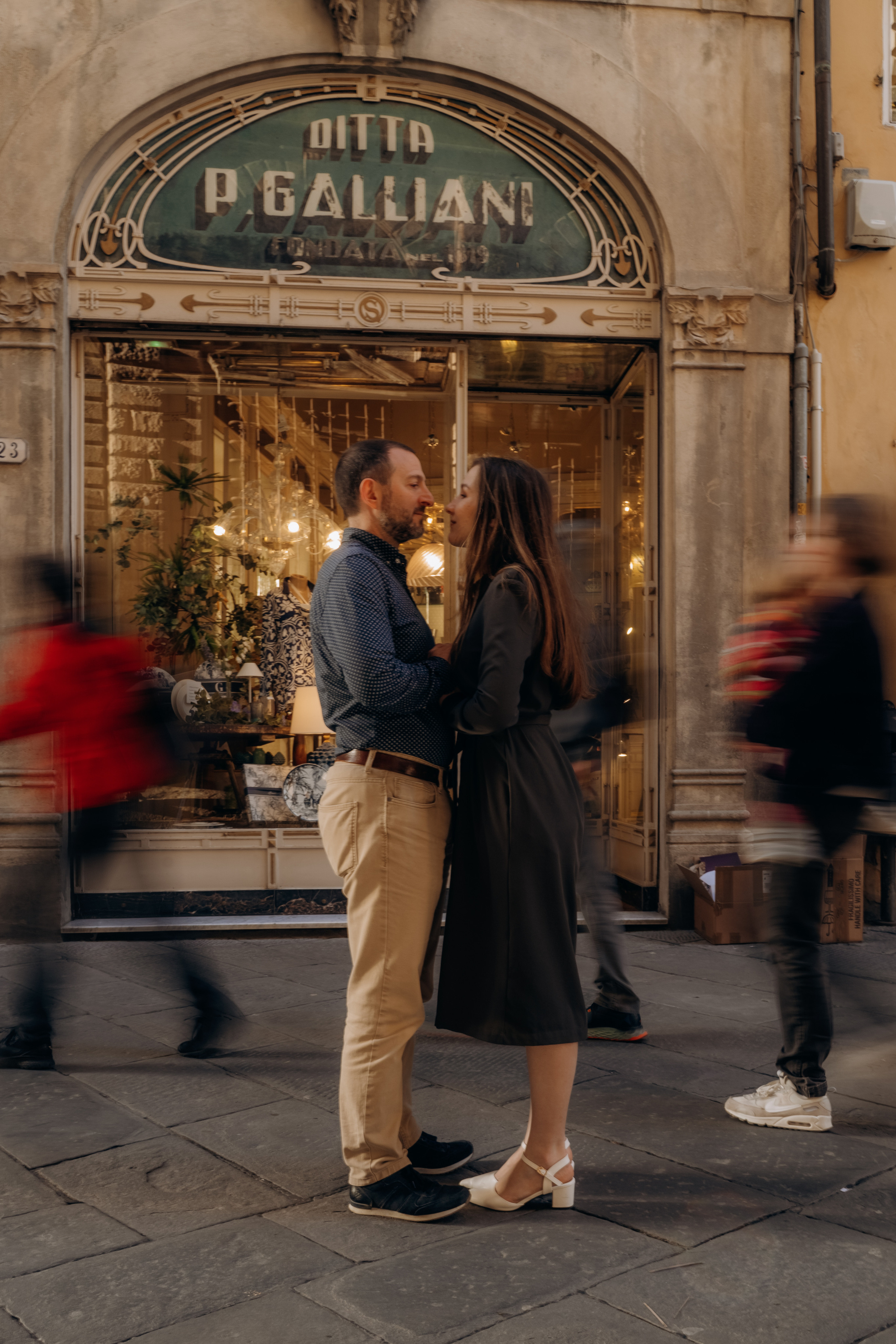 Fotografia Love Story a Lucca, Toscana). Family Lifestyle Photographer in Lucca, Italia
