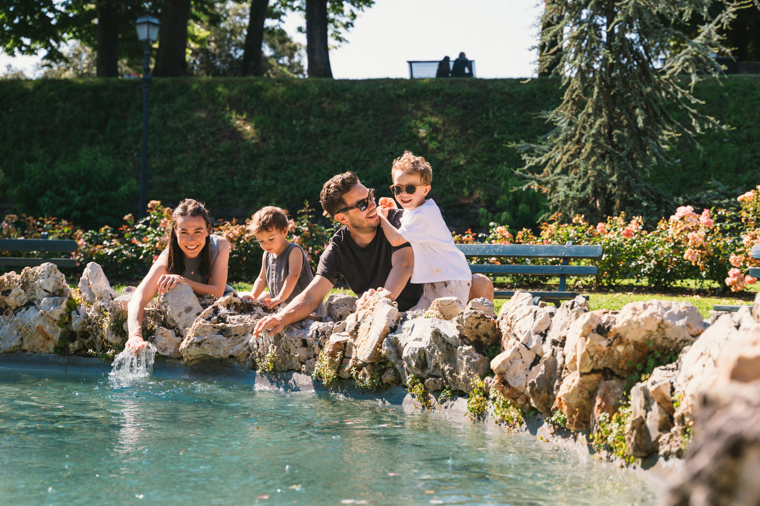 Walk in Lucca. Family Lifestyle Photographer in Lucca, Italia
