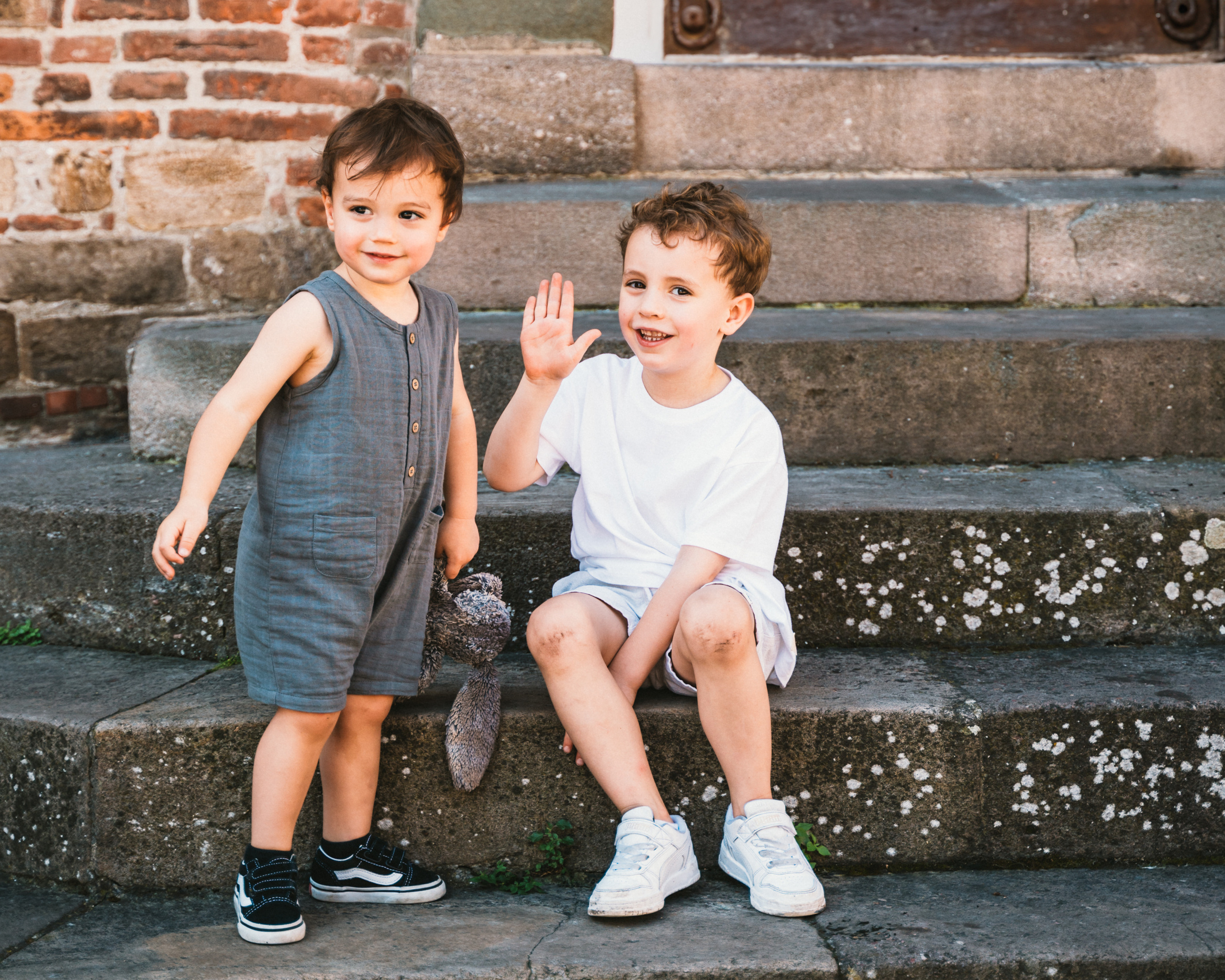 Walk in Lucca. Family Lifestyle Photographer in Lucca, Italia