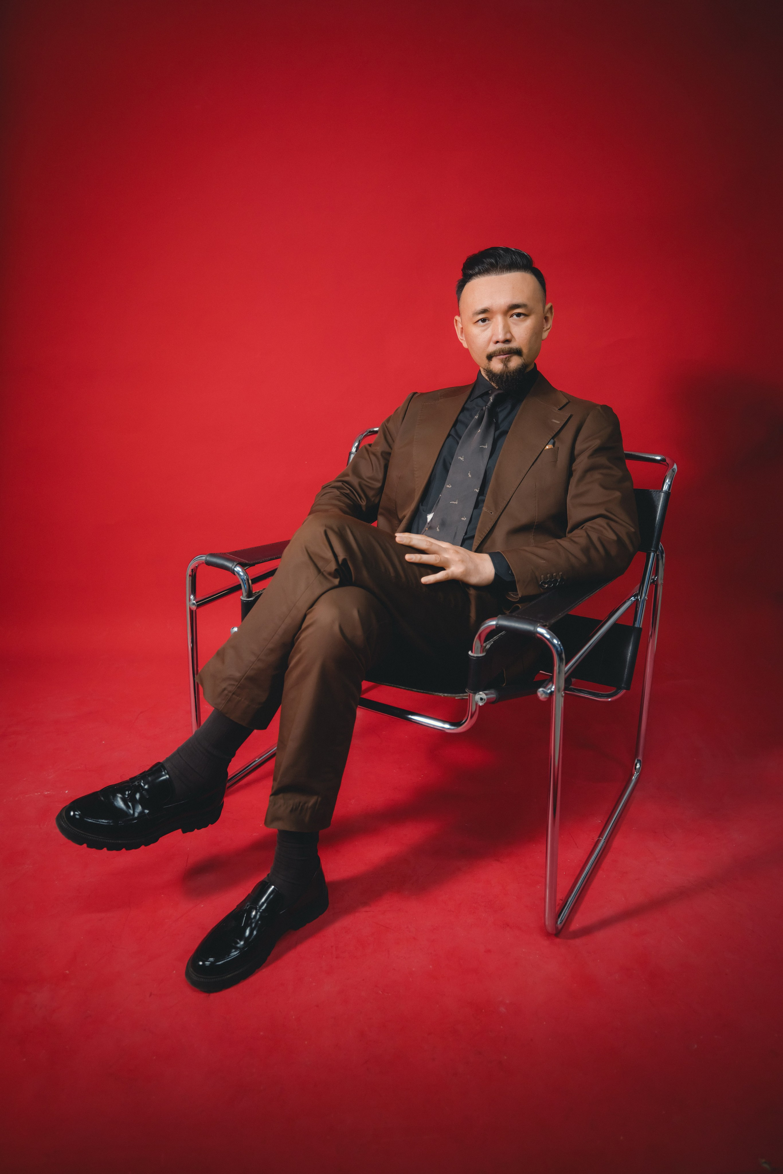 Бизнес-фотограф в Алматы — корпоративные съёмки, деловые портреты и репортажи. Профессиональный фотограф в Алматы