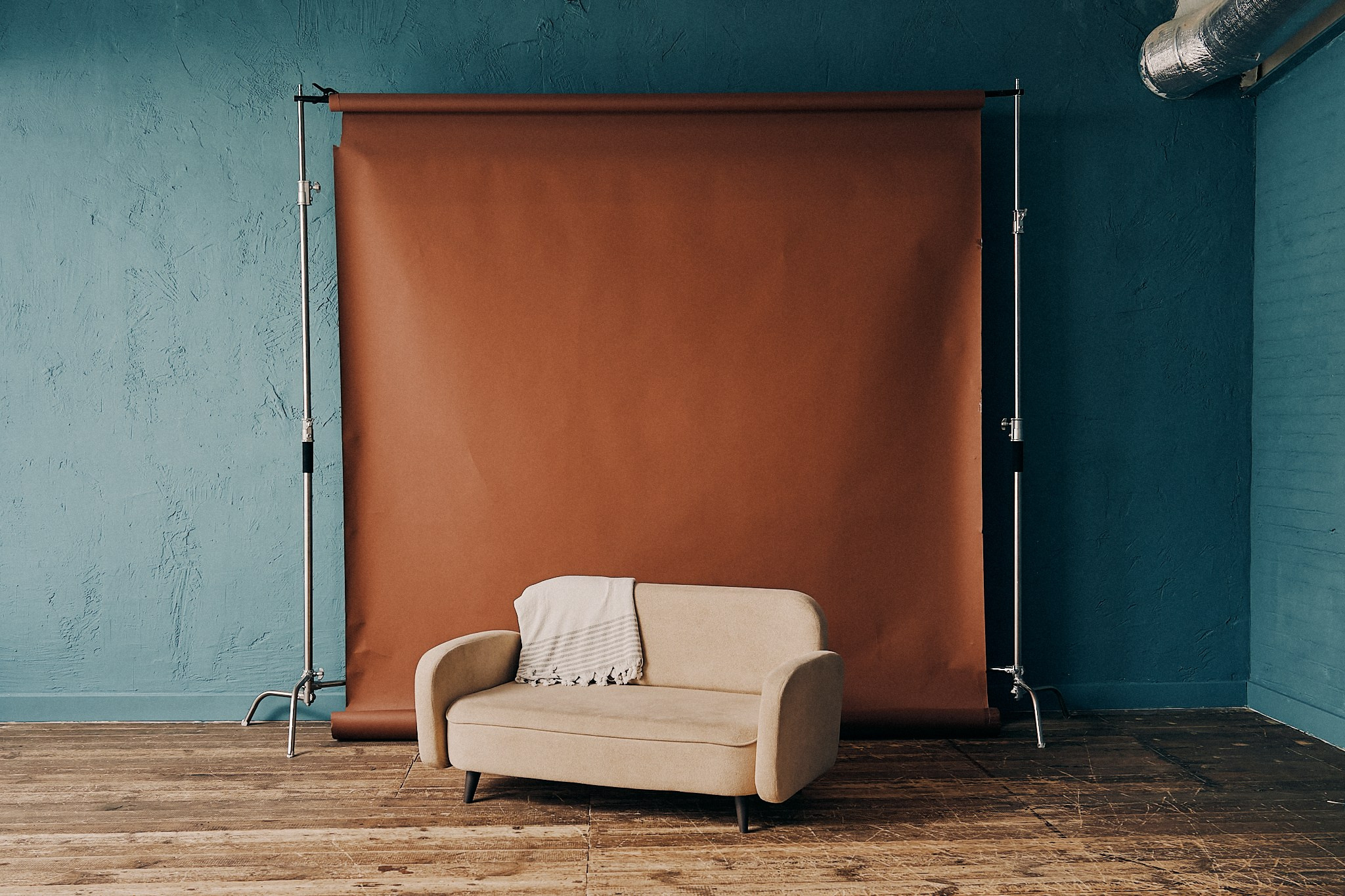 Светлая фотостудия в Барнауле. MN Studio