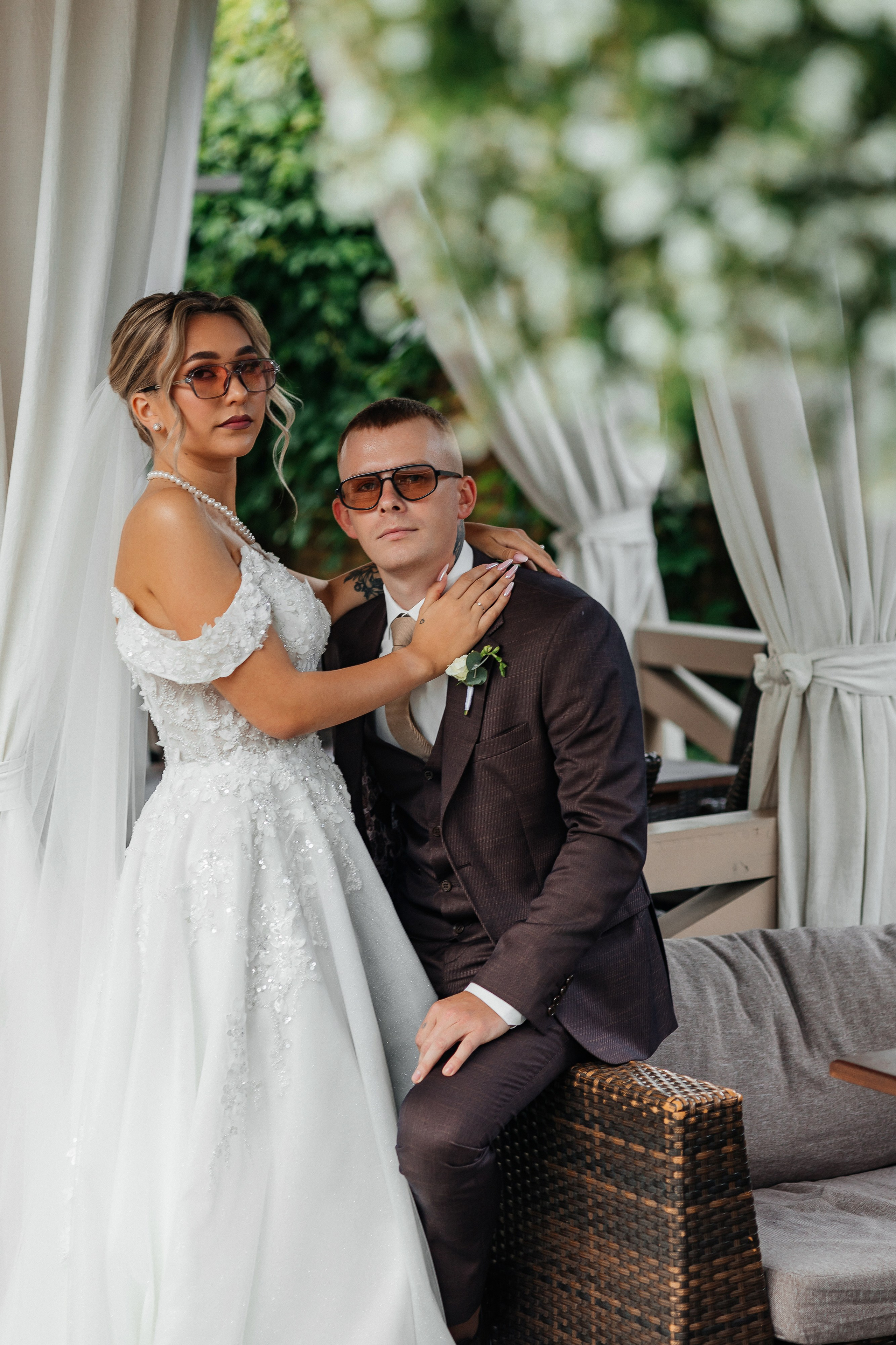 Красивая летняя свадьба в шатре. Олег Сверчков | Свадебный фотограф Вологда