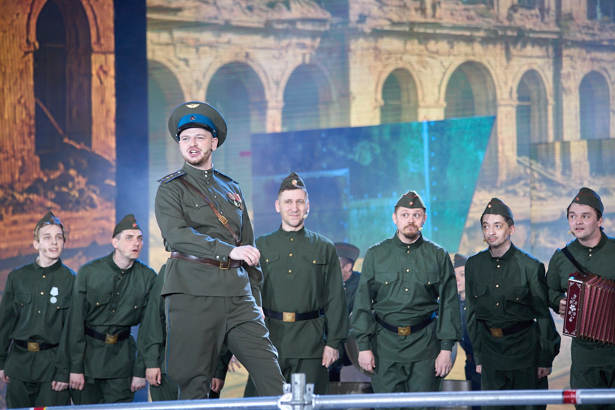 Концерт 9 мая 2025 года на соборной площади. Фотограф Омск | Александр Вандеров