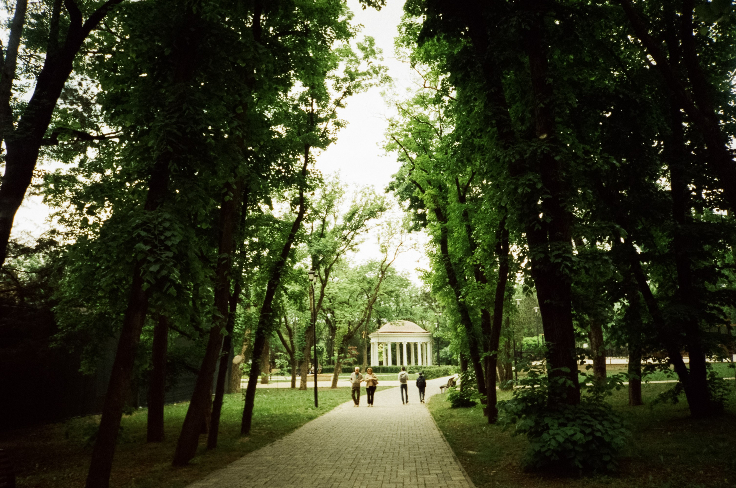 Прогулка в Курортном парке. Ессентуки. Фотограф-документалист Мария Осокина