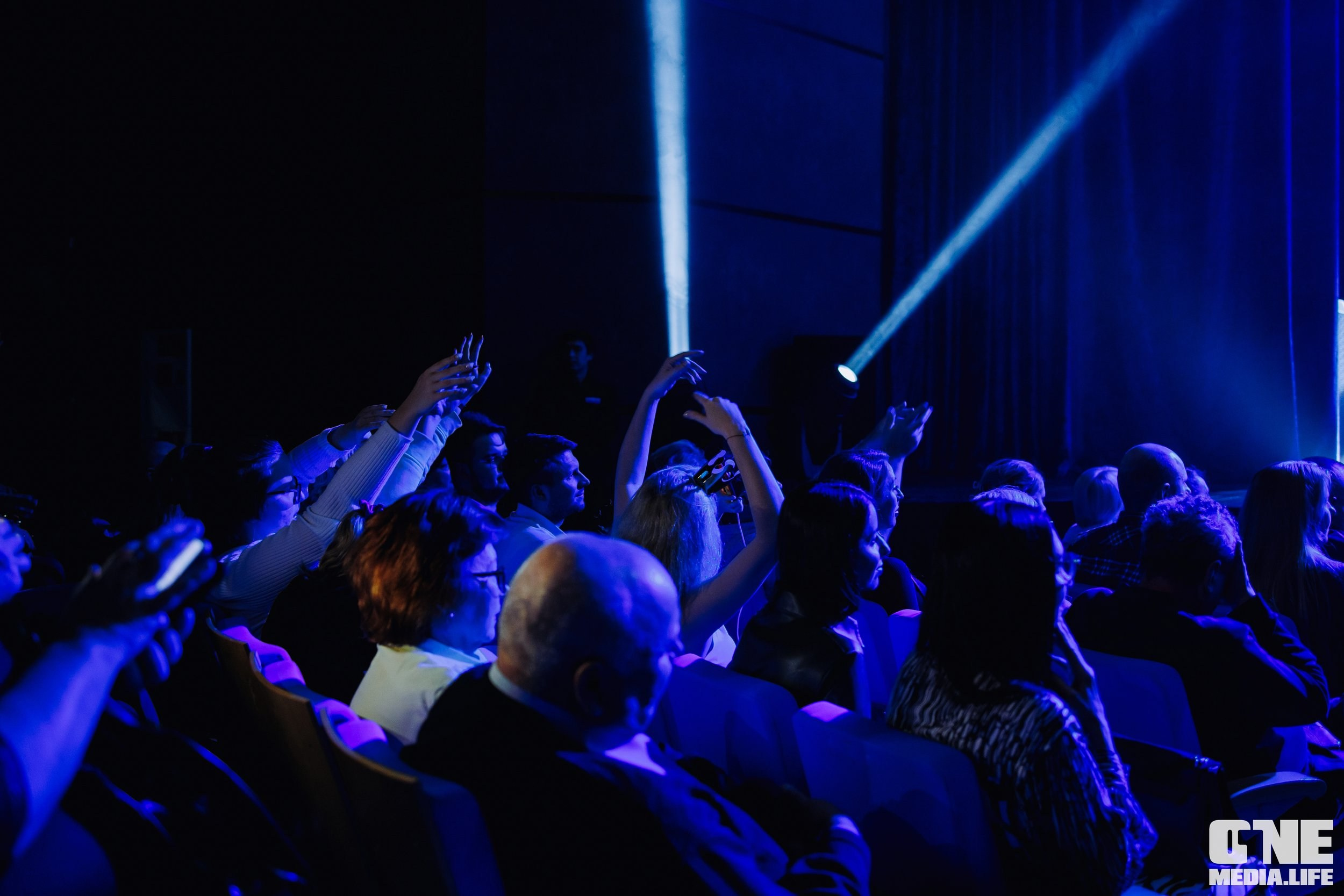 Фоторепортаж из театра эстрады Янтарь-холл. One Media Life: фоторепортажи, фотоотчеты с мероприятий и заведений