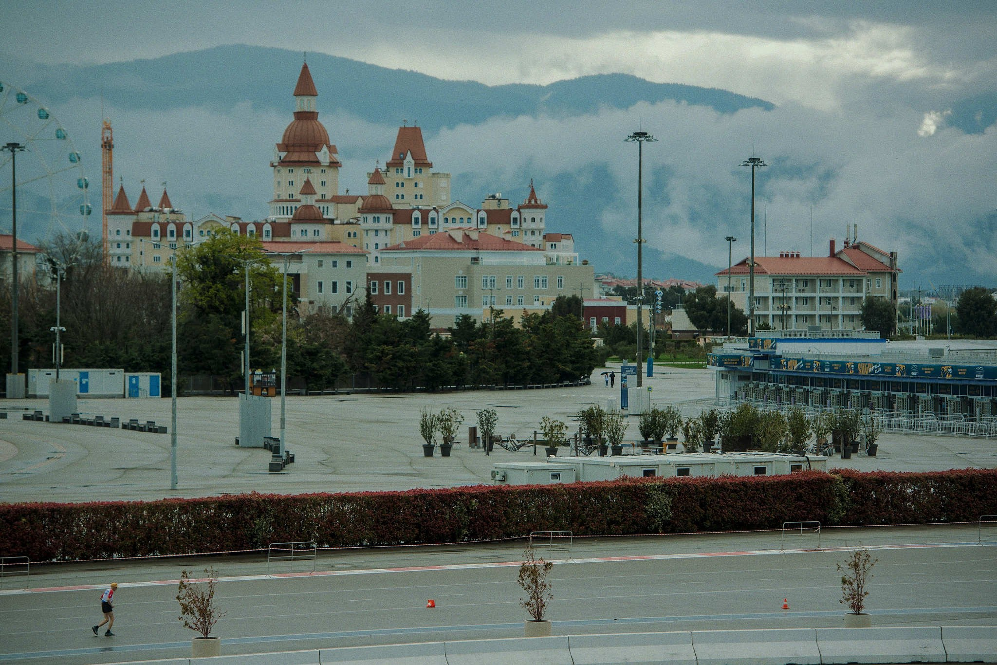 Чемпионат России по полумарафону. Сириус Автодром 2026. Репортажный фотограф в Сочи — Михаил Мордасов