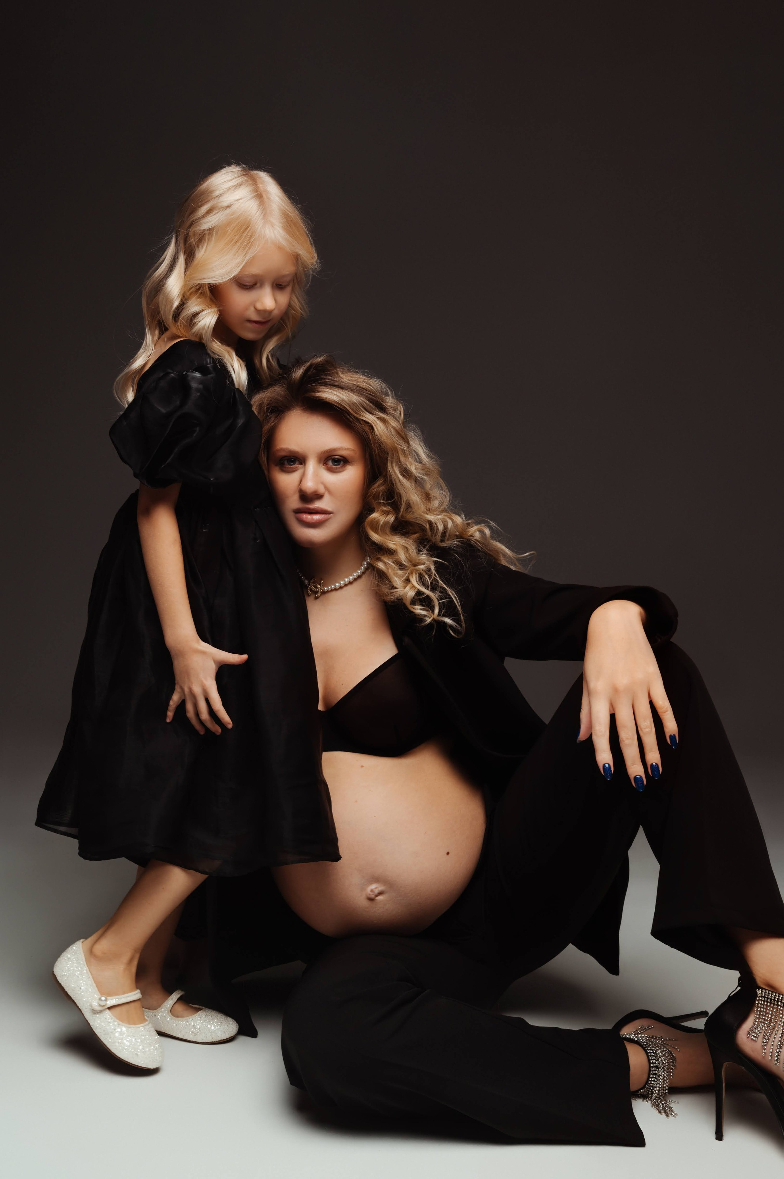 Фотосессии в Санкт-Петербурге с Марго — профессиональный фотограф. Профессиональный фотограф беременности в СПБ. Стильные фотосессии беременности в стиле минимализм и классическая фотография