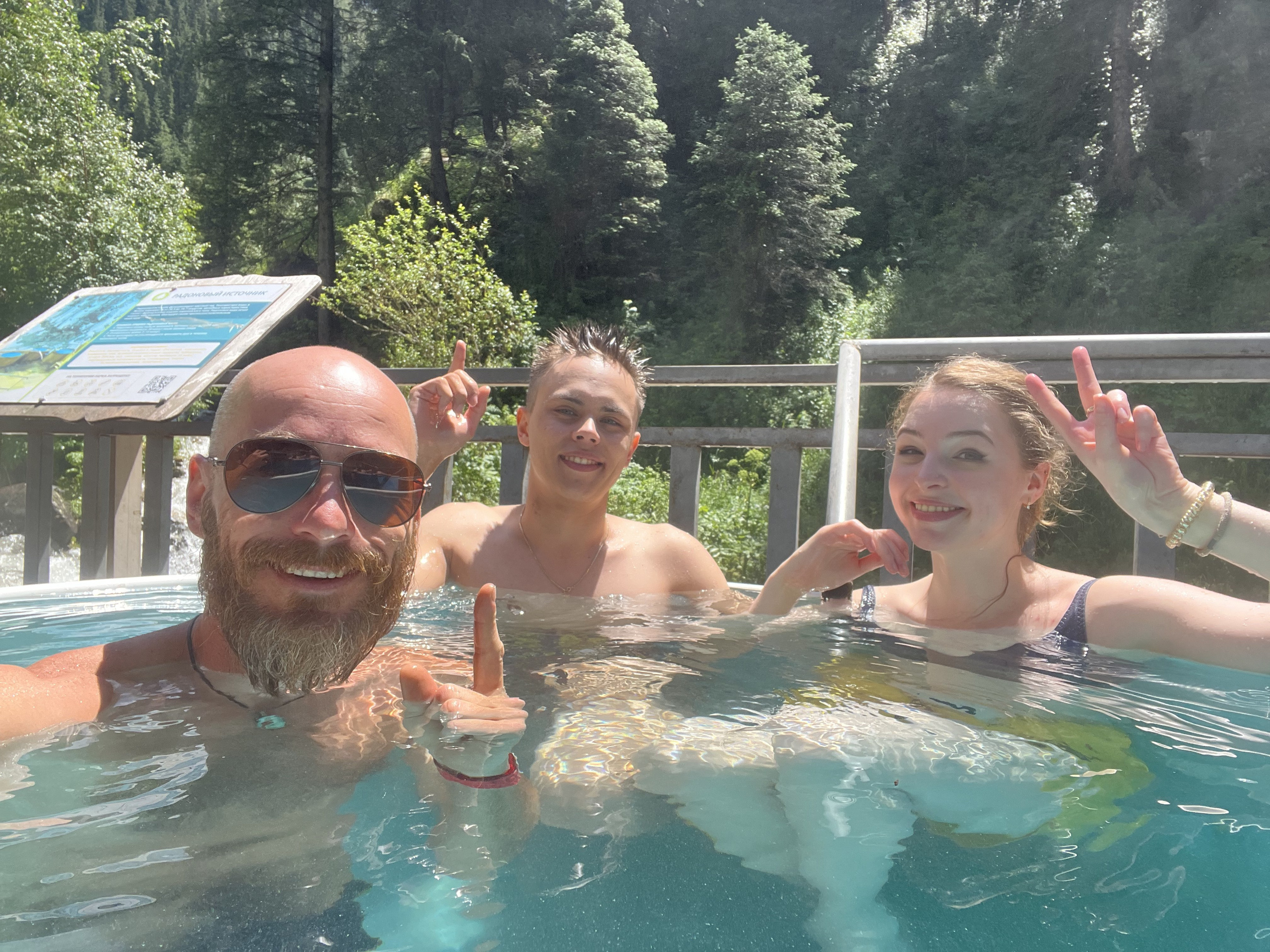 Экскурсия и тур на горячие источники Алмарасан и водопад Аюсай из Алматы