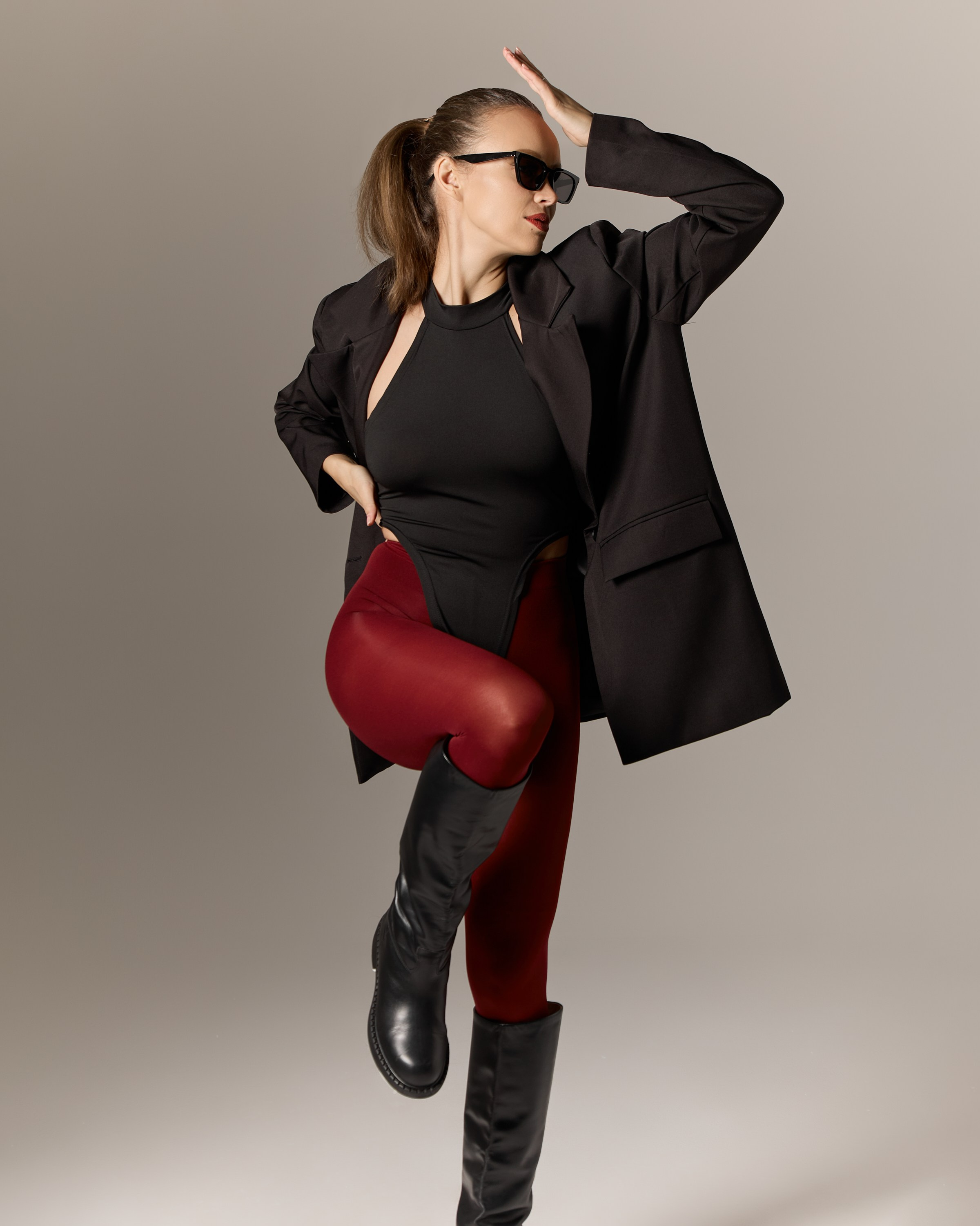 Меня зовут Марина Конор, я портретный фэшн и контент фотограф в Москве