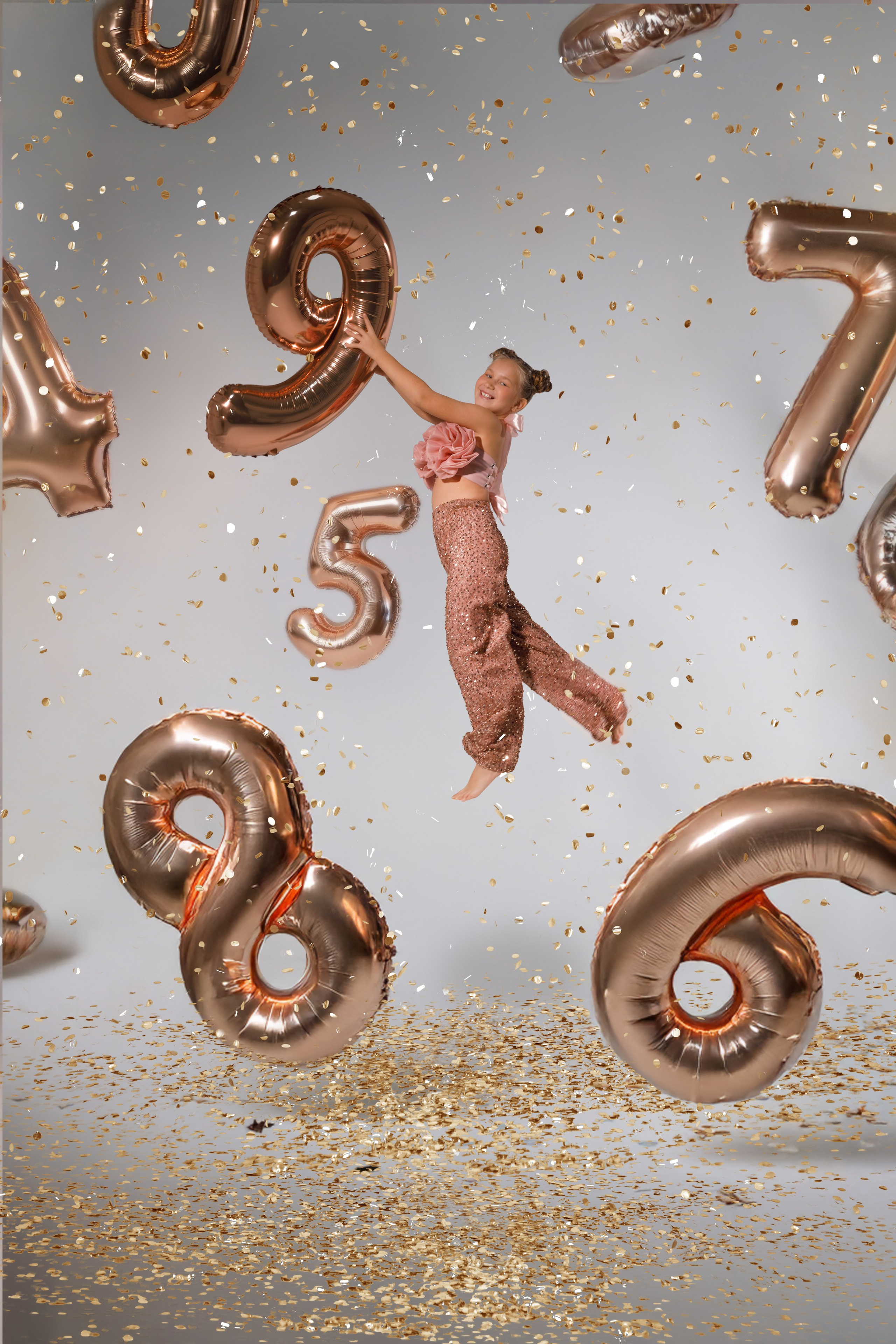 Креативная детская фотосессия на 9 лет в студии Сочи. Детский студийный фотограф Сочи