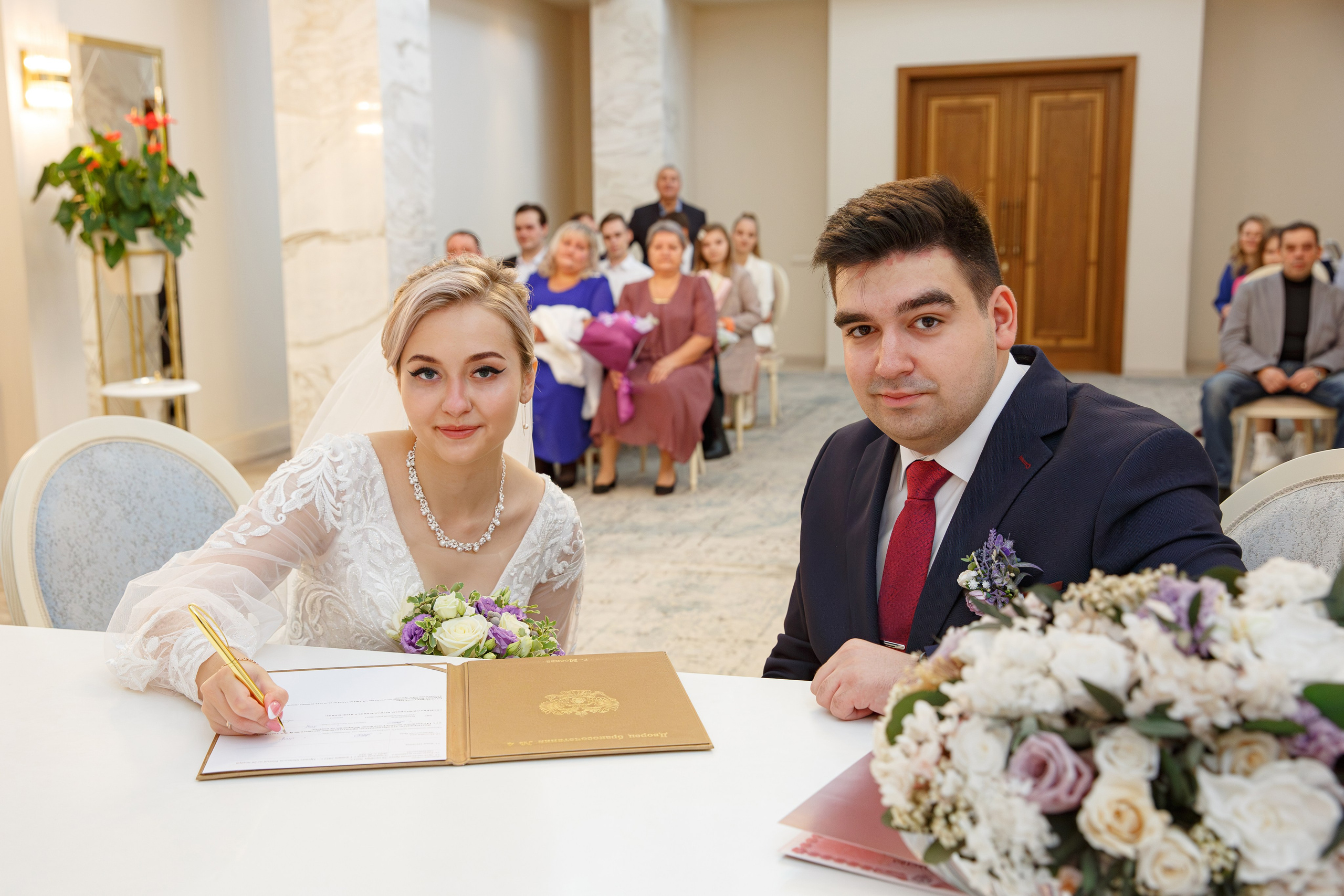 Роспись жениха и невесты в дворце бракосочетания №4 Москва