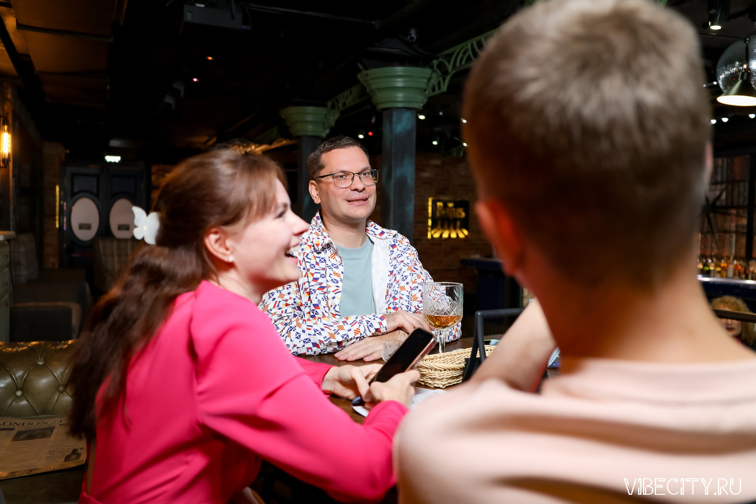 КВИЗ WHOIS. VIBECITY.RU Вайб Сити Ру Фоторепортажи Фотоотчеты Калининград