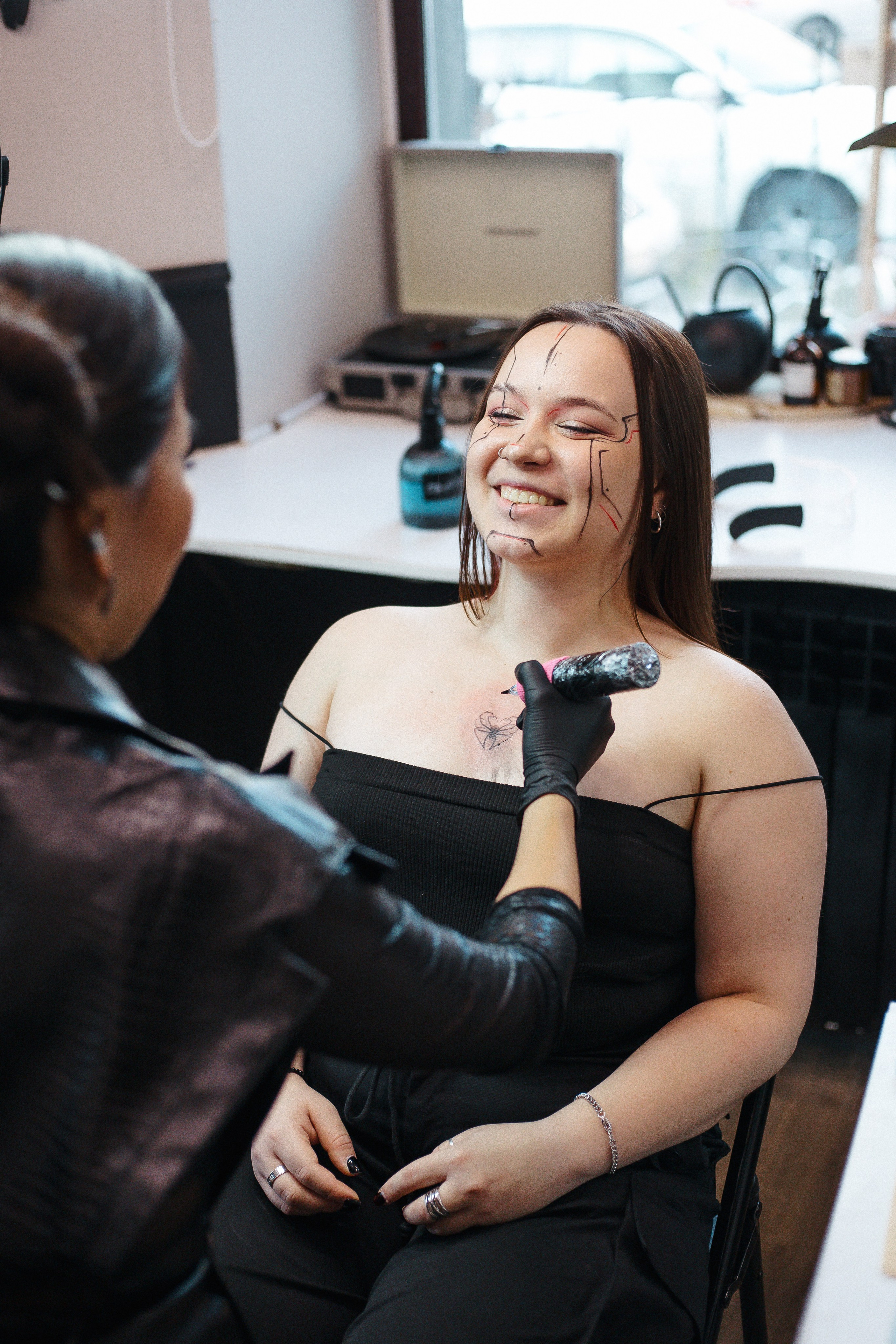 Walk-In Day в стиле киберпанк в тату-студии MUKHINA TATTOO. СВОИ. ФОТООТЧЕТЫ-СОБЫТИЯ-МЕСТА