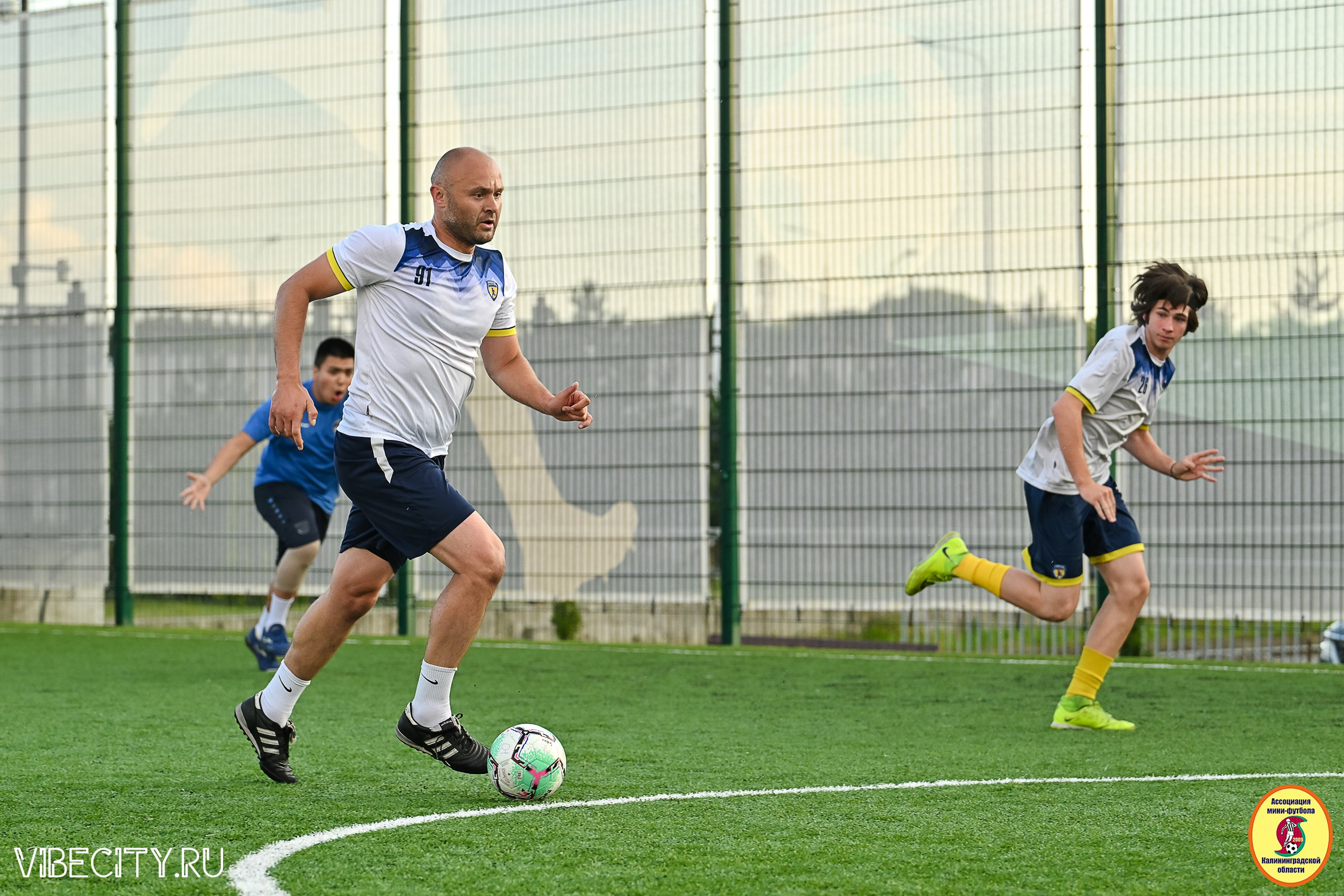 ИГРЫ МИНИ-ФУТБОЛЬНОЙ И КОРПОРАТИВНОЙ ЛИГИ. VIBECITY.RU Вайб Сити Ру Фоторепортажи Фотоотчеты Калининград