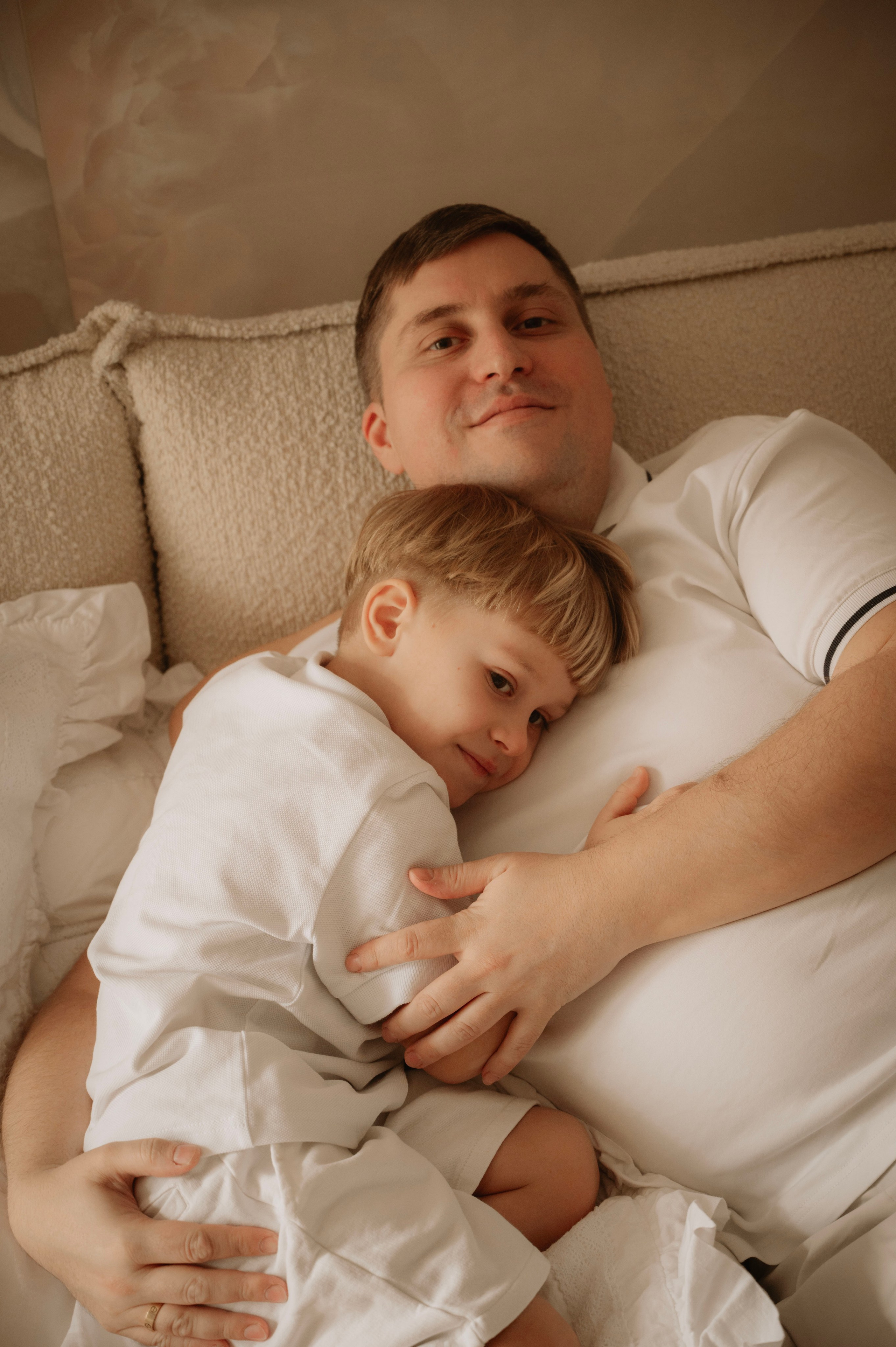 Фотосессия беременных в Санкт-Петербурге. Профессиональный фотограф беременности в СПБ. Стильные фотосессии беременности в стиле минимализм и классическая фотография