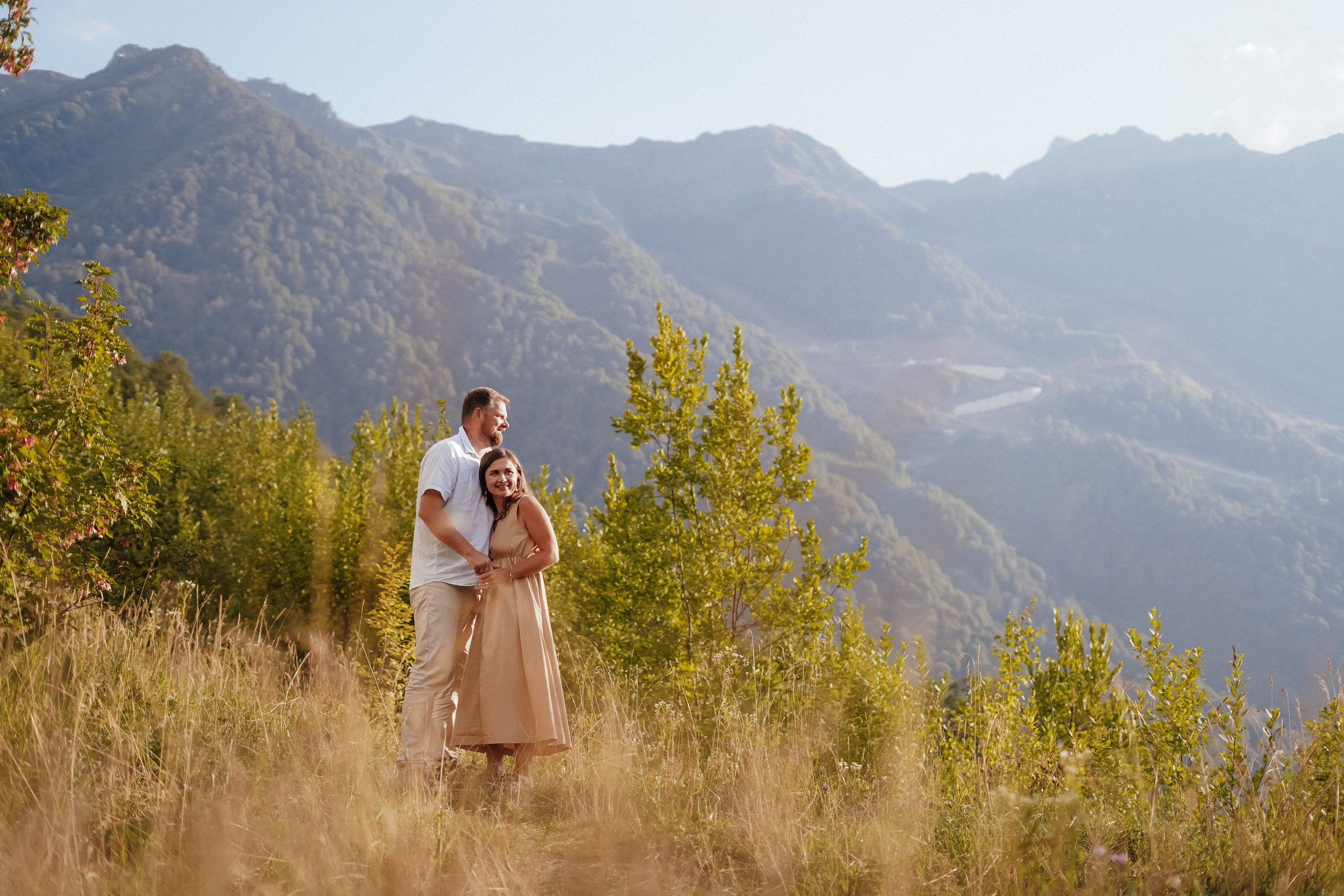 Алексей и Екатерина в горах Красной Поляны. Фотограф в Сочи и Абхазии | Фототуры | September Air