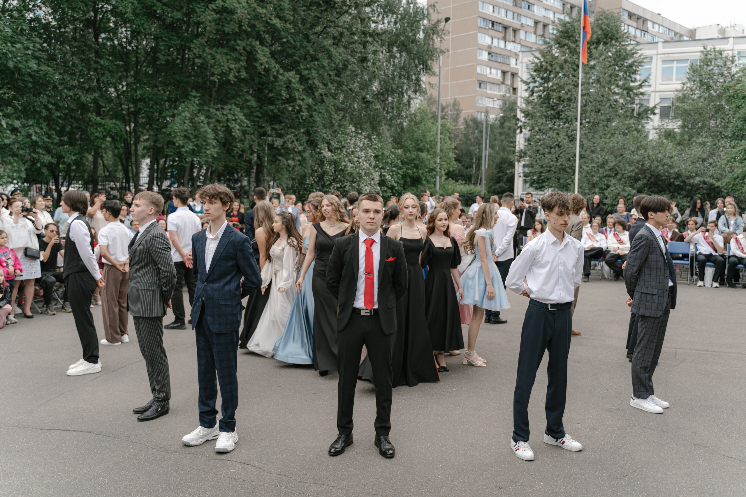 Выпускной альбом 9А класса — фотосессия, видео, репортаж и пожелания в Москве. MILATE — выпускные альбомы, фотосессии и видео в Москве