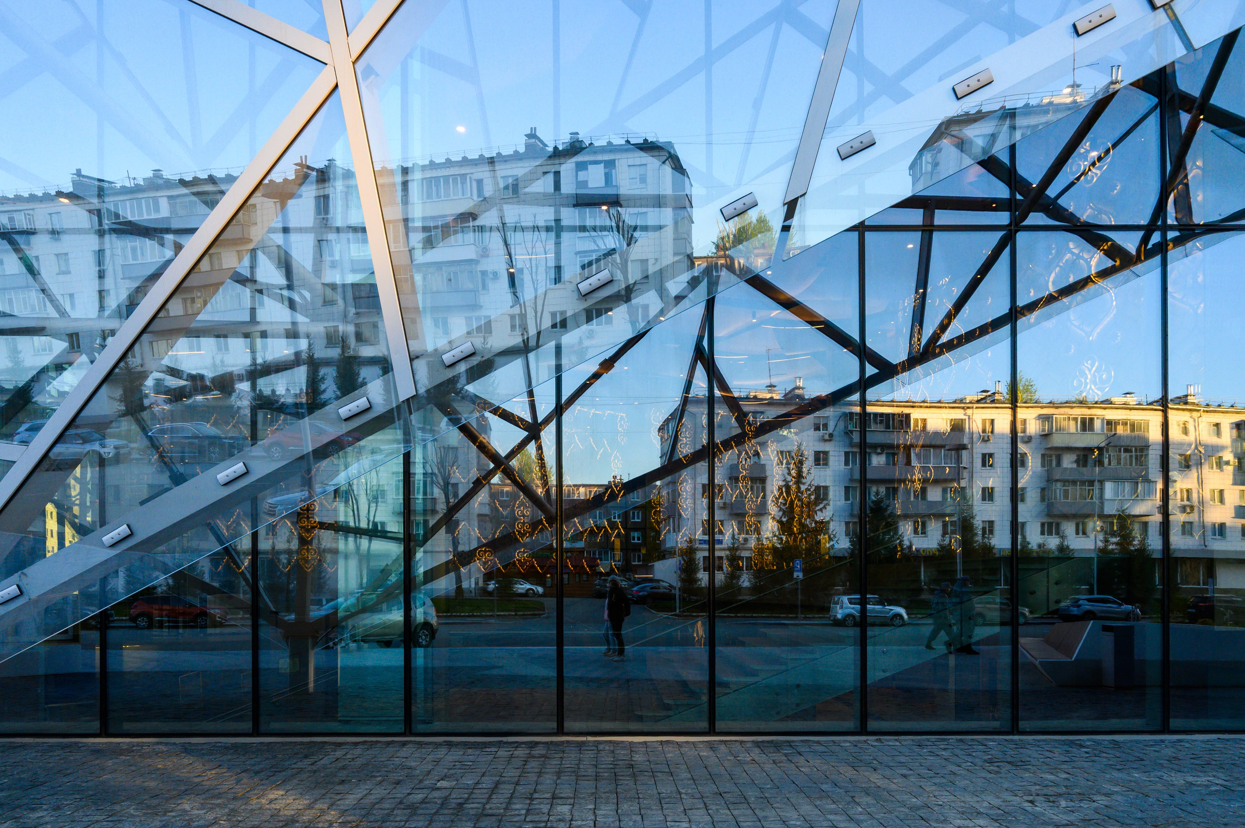 Чистая геометрия архитектуры театра Камала в Казани