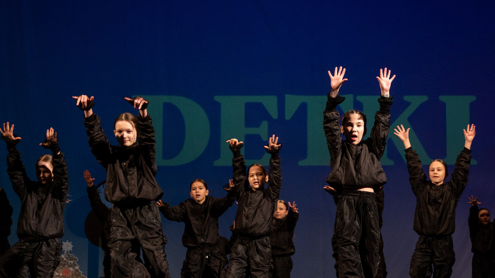 Отчетный концерт танцевального коллектива «Детки». Репортажный фотограф в Казани Павел Серпокрылов