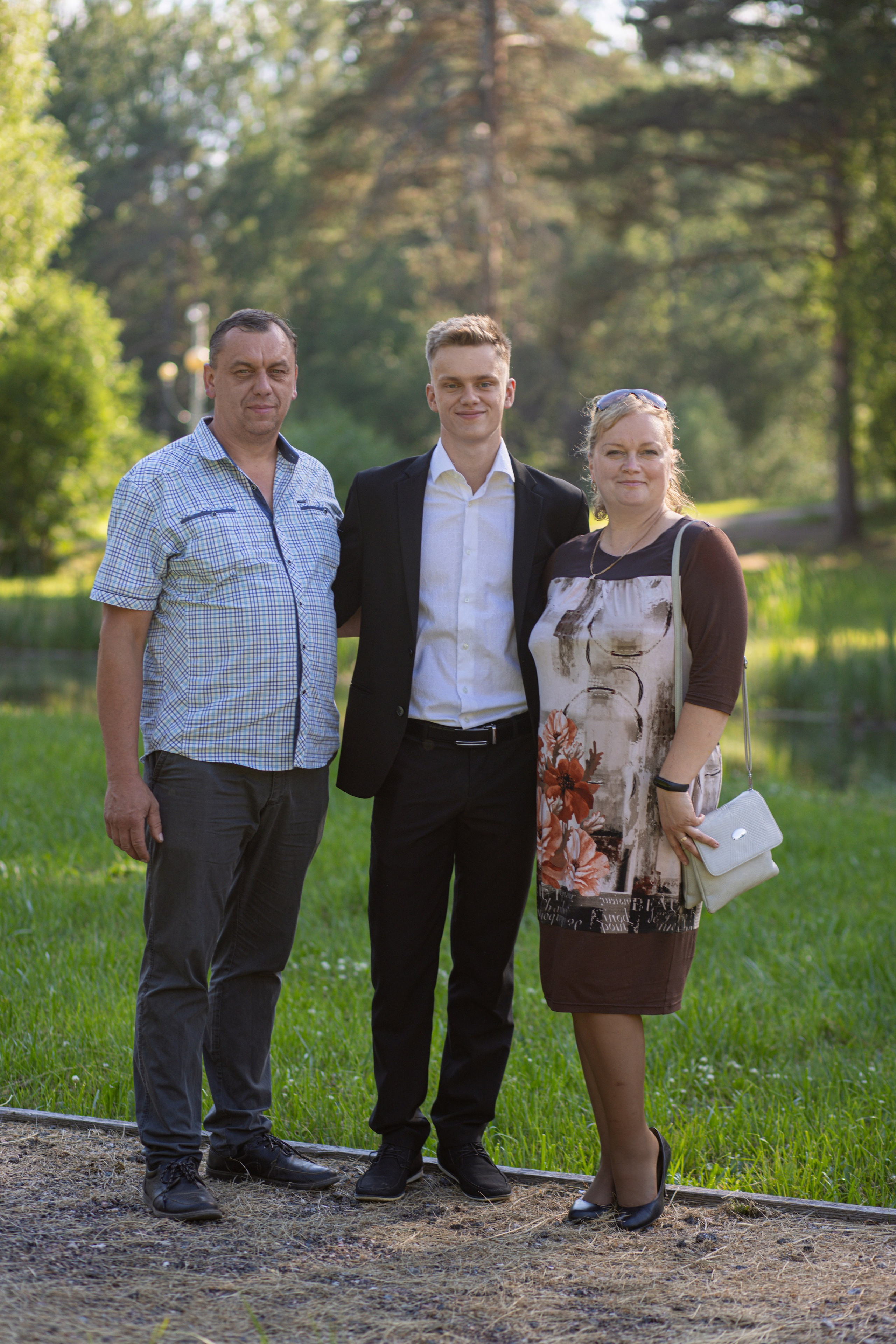 Фотосессия на выпускной. Школа № 12, 11 класс, 2024 г. Студия выпускных альбомов Остров