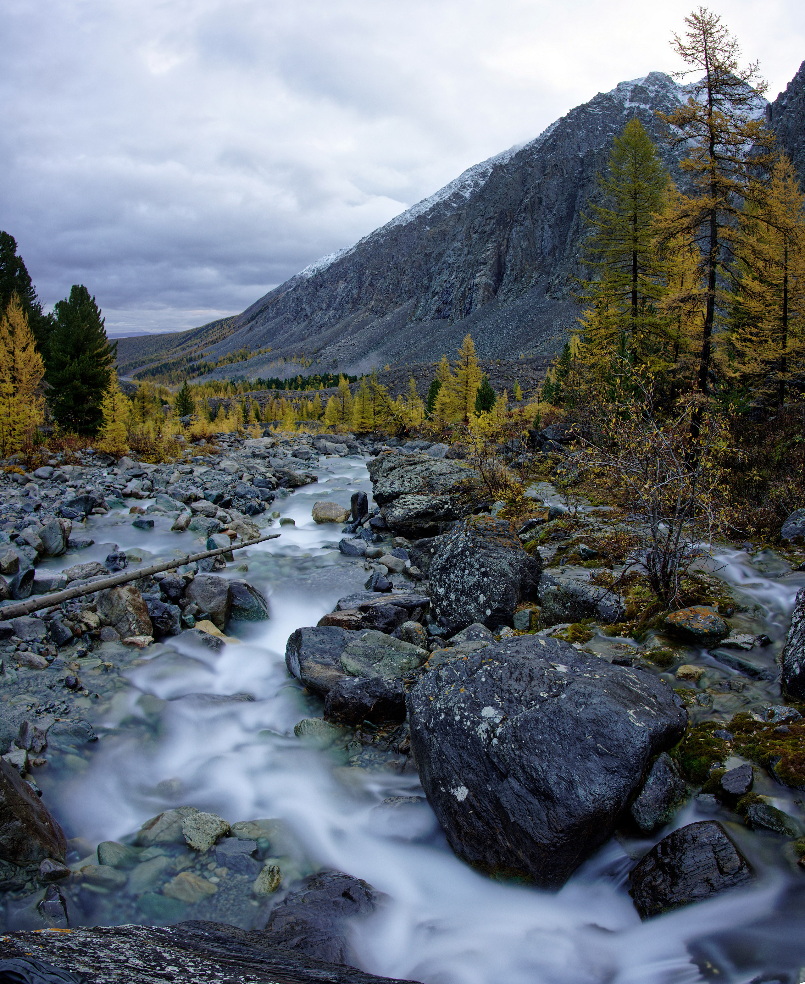 Это не фотошоп. Я видел это в горах Алтая. Семоха Валерий. Фотограф