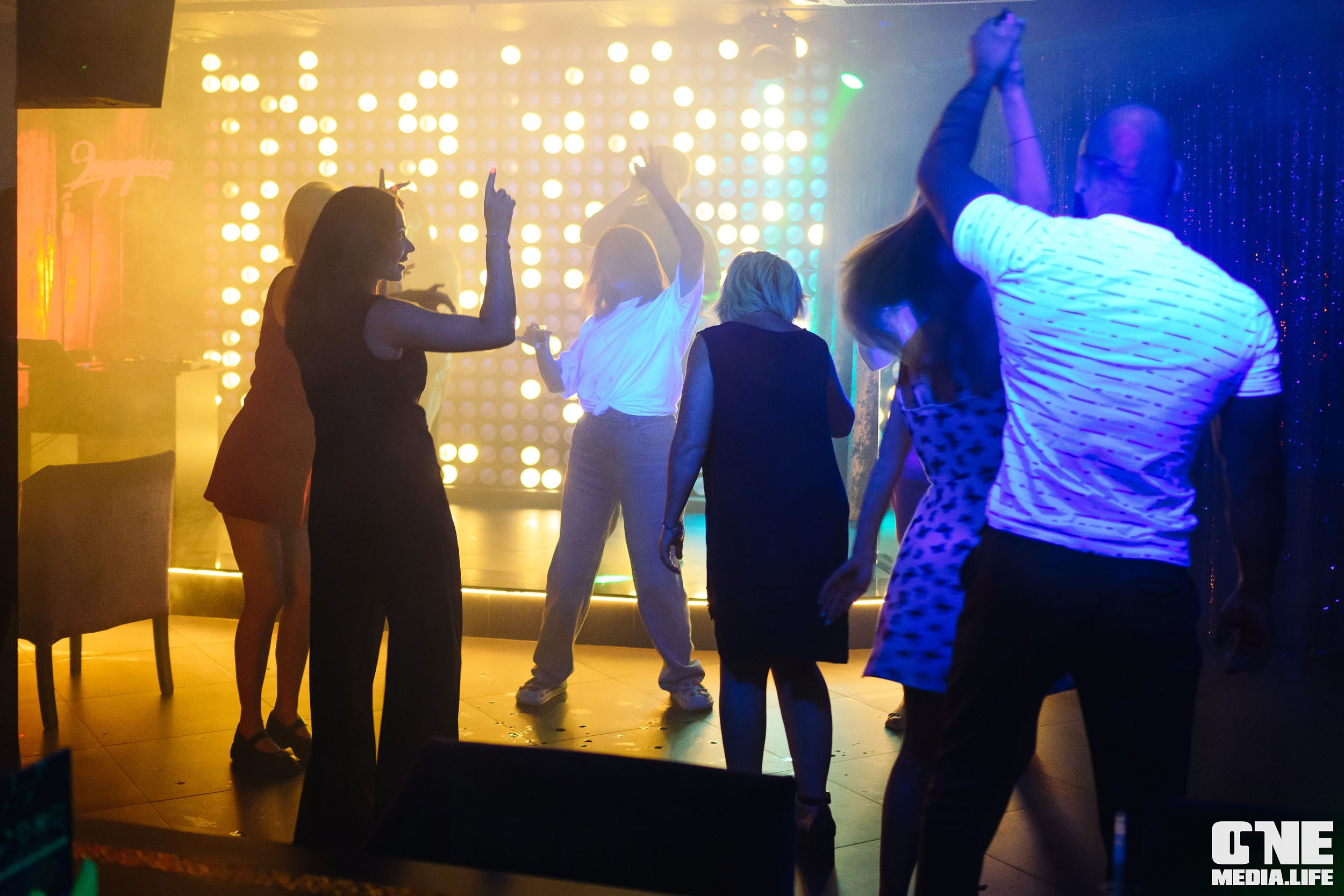 Фоторепортаж из караоке-клуба Эйфория. One Media Life: фоторепортажи, фотоотчеты с мероприятий и заведений
