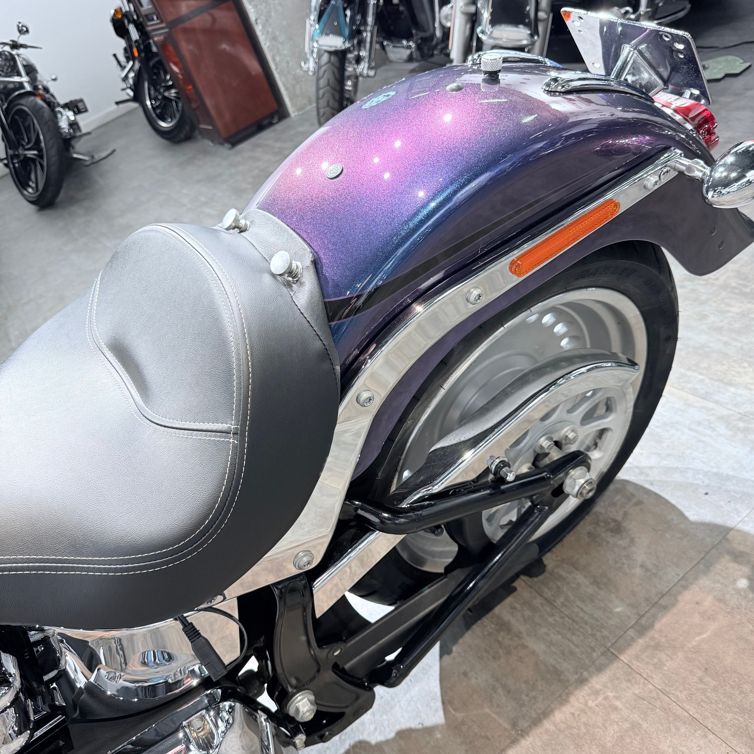 Мотоциклы Harley-Davidson 2010 Fat Boy (Flame Blue Pearl) (Softail) — купить мотоцикл. Hello Davidson, Москва. Только хорошие мотоциклы…