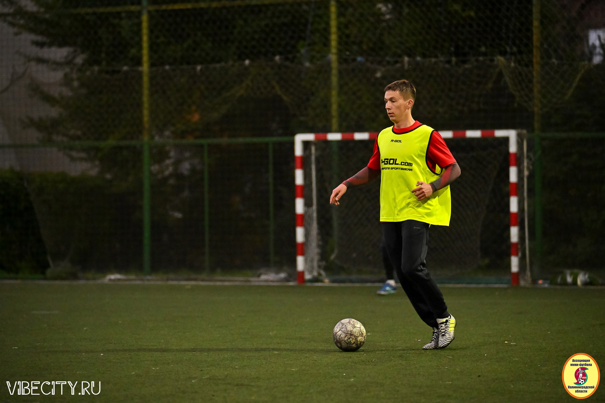 ИГРЫ МИНИ-ФУТБОЛЬНОЙ И КОРПОРАТИВНОЙ ЛИГИ. VIBECITY.RU Вайб Сити Ру Фоторепортажи Фотоотчеты Калининград