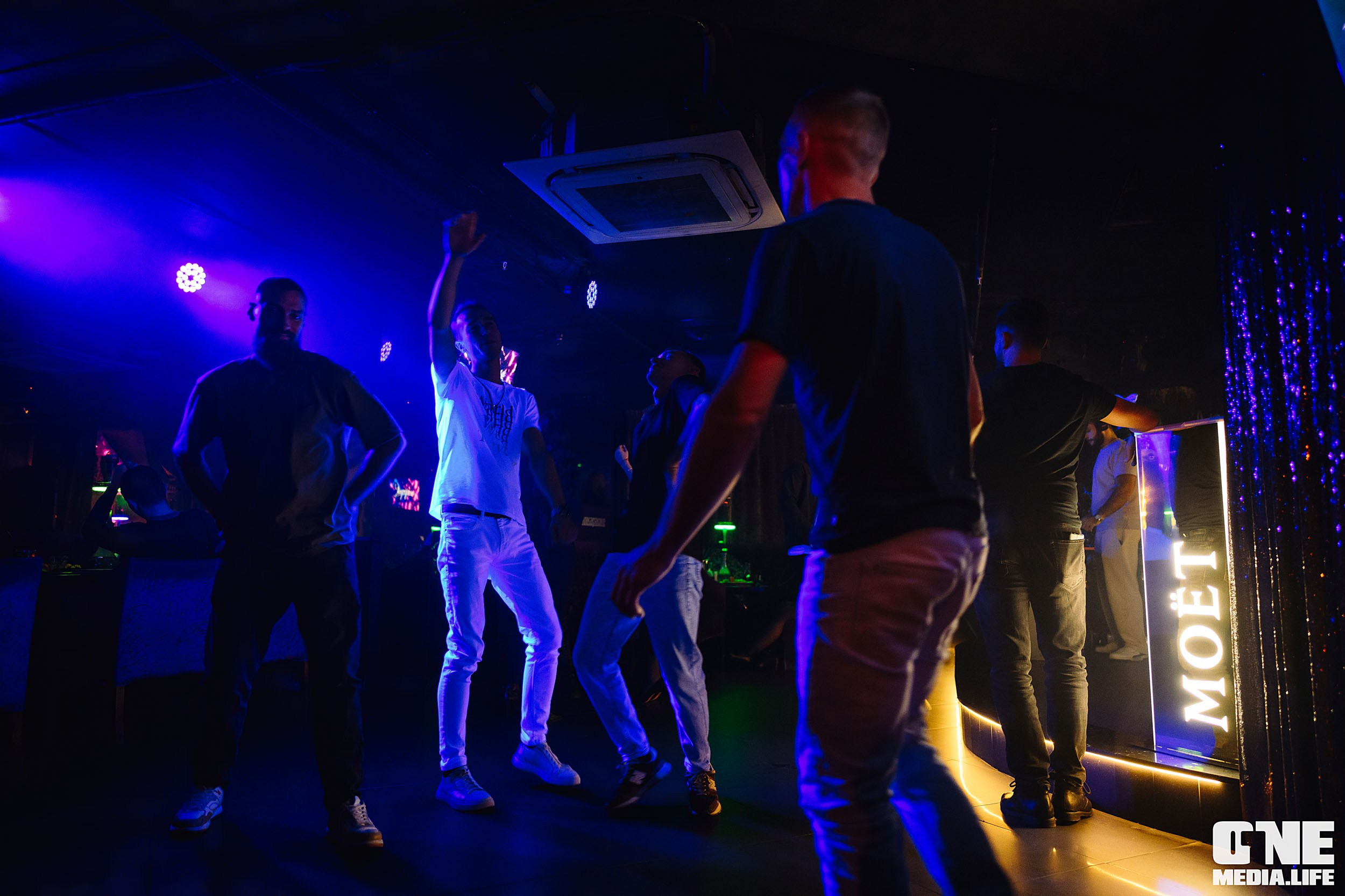 Фоторепортаж из караоке-клуба Эйфория. One Media Life: фоторепортажи, фотоотчеты с мероприятий и заведений