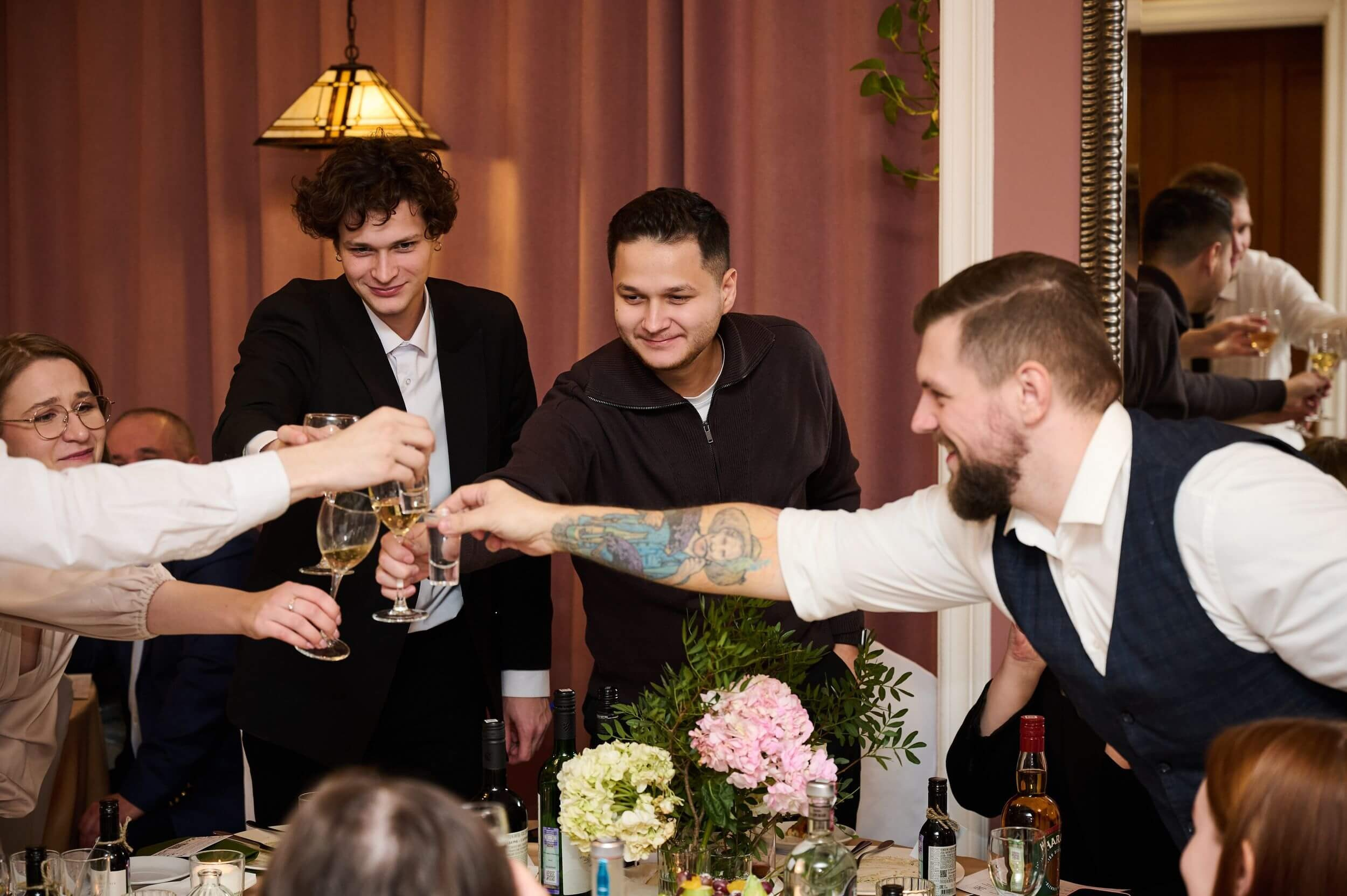 Свадебный фотограф СПб — свадьба в Академии Штиглица и втором дворце на Фурштатской. Свадебный фотограф в Санкт-Петербурге Петергофе Пушкине Саша Галлс / Александр Галлс