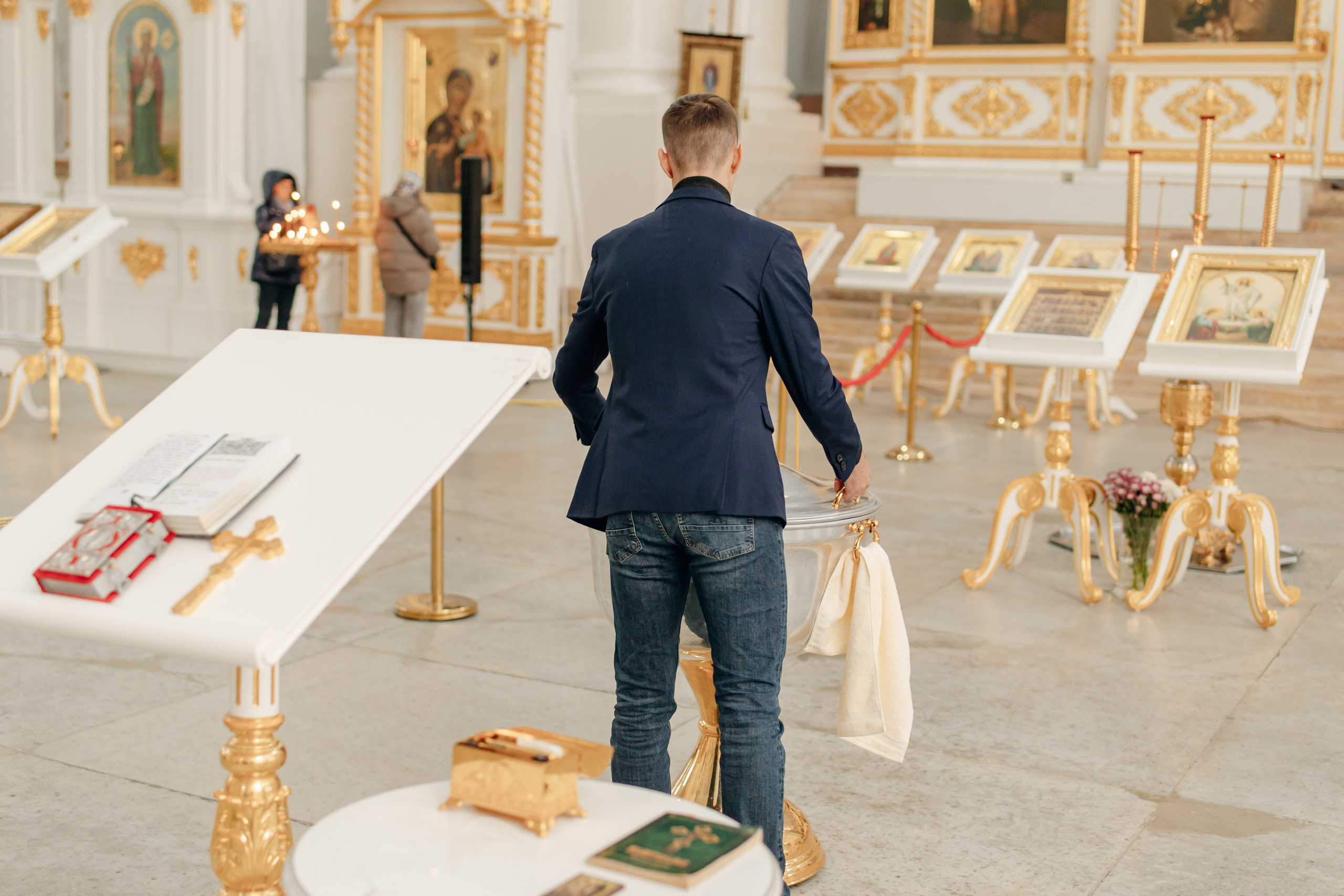 где провести Крещение ребенка в Смольном соборе СПб, лучший храм для Крещение ребенка в Смольном соборе СПб, где креститься питер, лучший собор, церковь для крещения, сколько стоит крещение спб, фотограф на крещение, намоленный храм