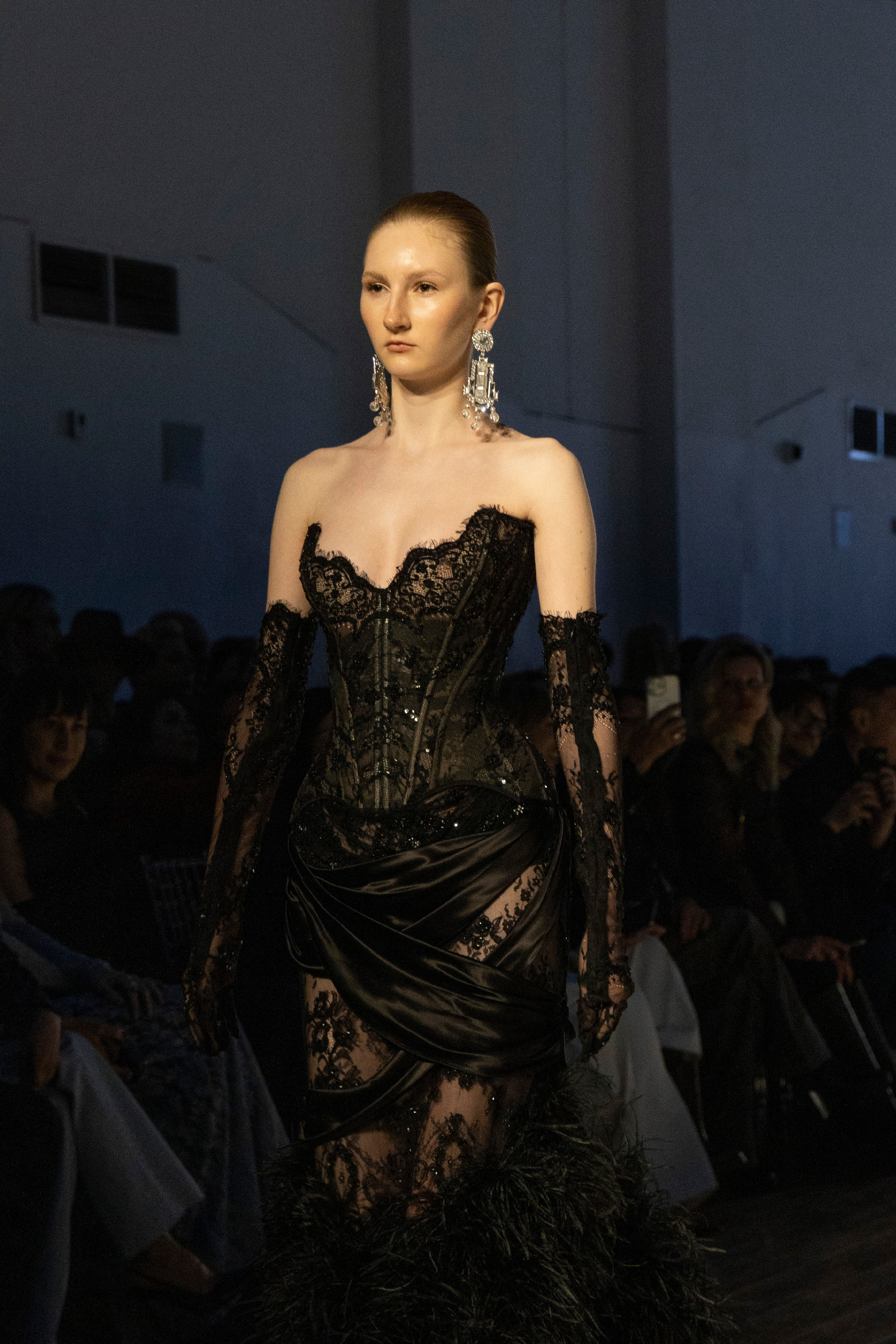 ДЛТ Собака.ru показ победителей конкурса «Новые имена в моде 2025». FOTOFAQ SKOOL г. Санкт-Петербург: очные, дистанционные и онлайн курсы фотографии