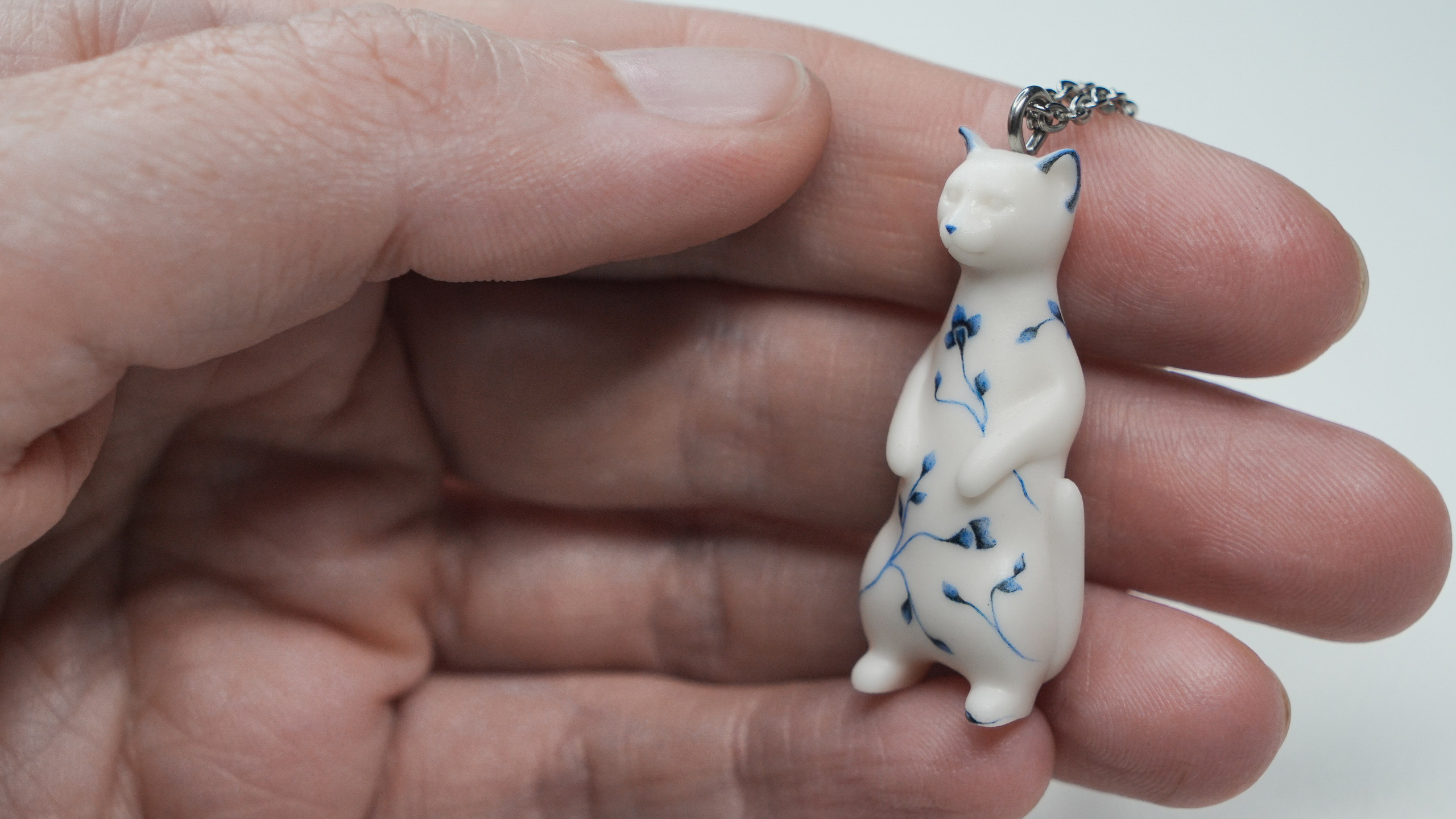 Кот с синими узорами 6 500 руб. Авторские Шарнирные куклы и украшения из фарфора Алексаны Лавринчук