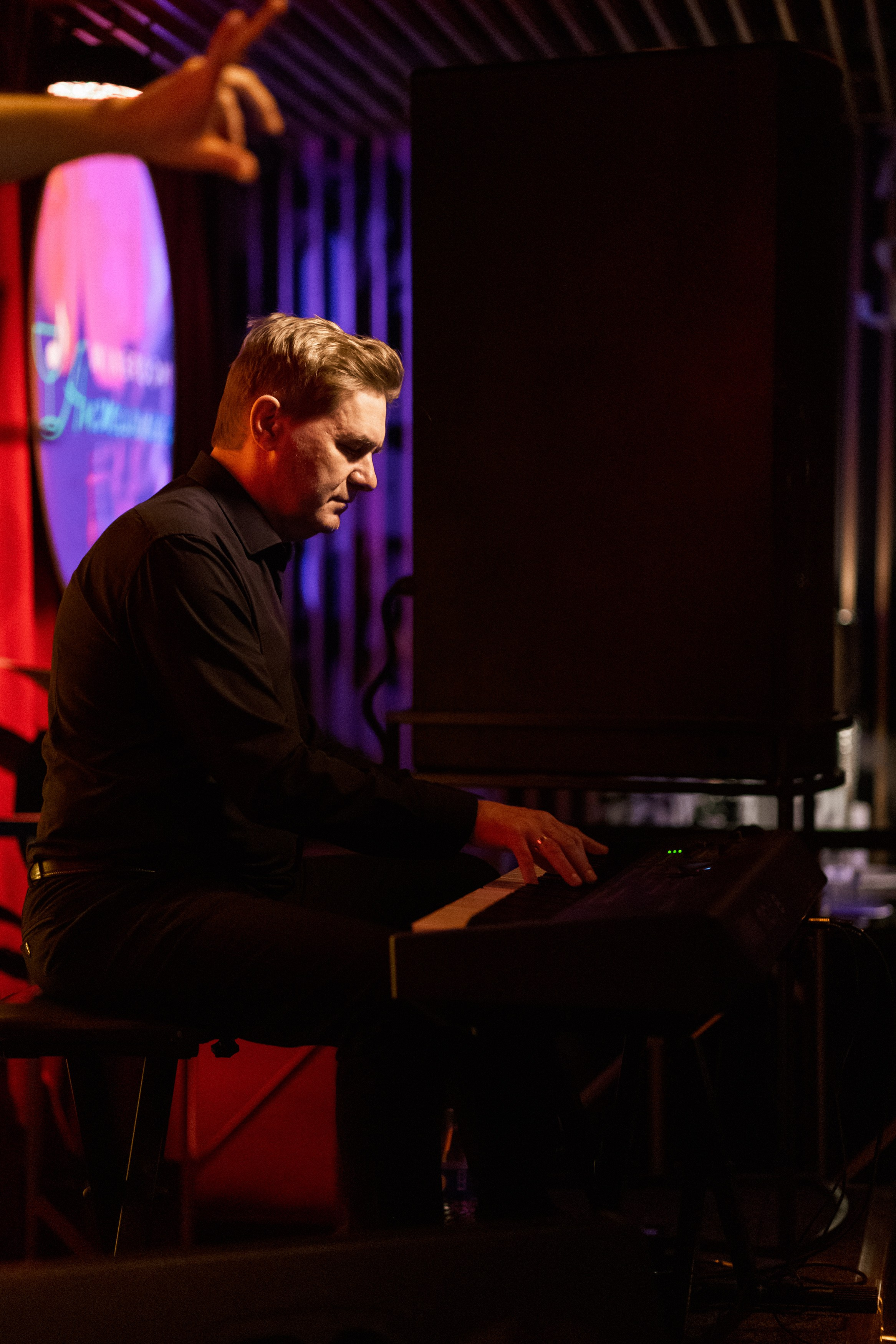 YANA URBAN: сольный концерт в «Анжелика Wineroom». СВОИ. ФОТООТЧЕТЫ-СОБЫТИЯ-МЕСТА