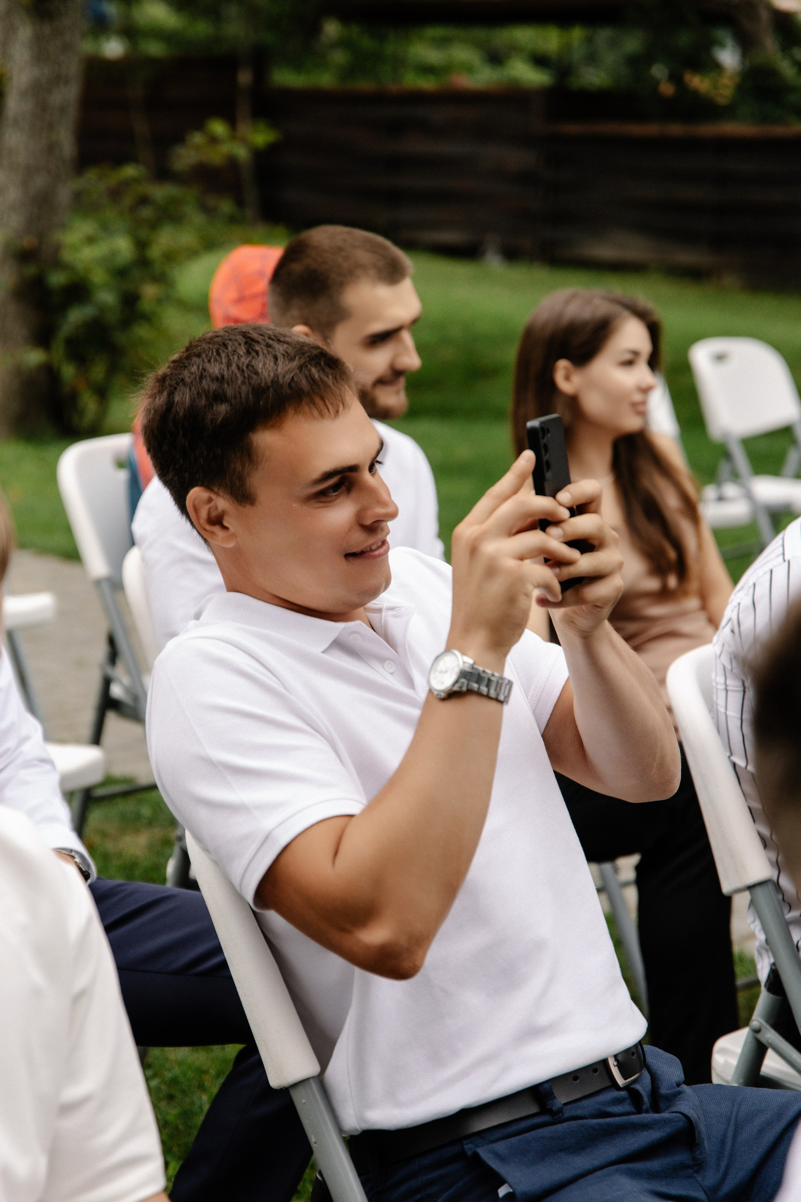 Я создаю профессиональные фотографии, которые сохраняют эмоции, детали и атмосферу вашего праздника. Свадебный фотограф во Владивостоке