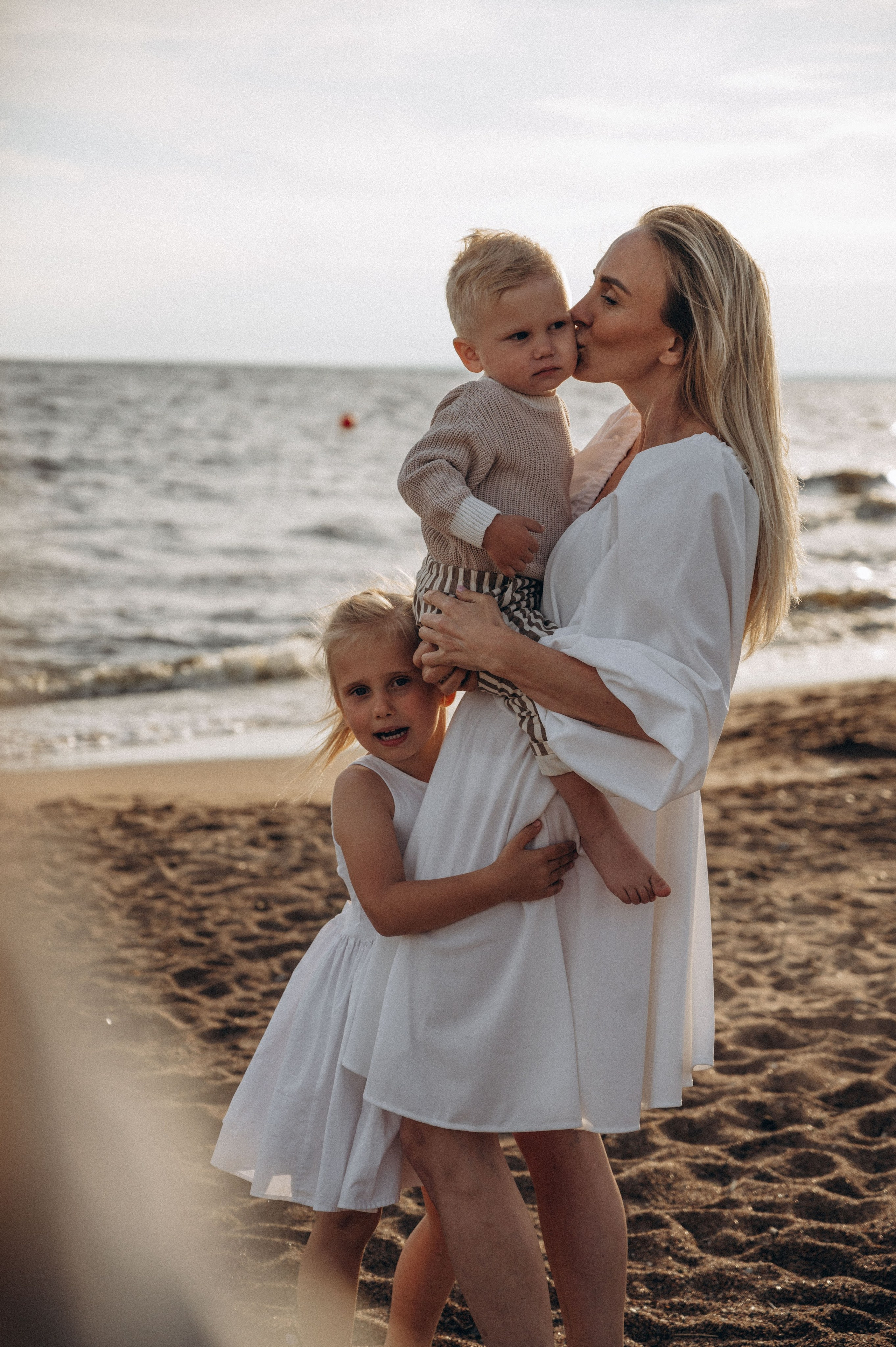 Фотопрогулка. Профессиональный фотограф беременности в СПБ. Стильные фотосессии беременности в стиле минимализм и классическая фотография