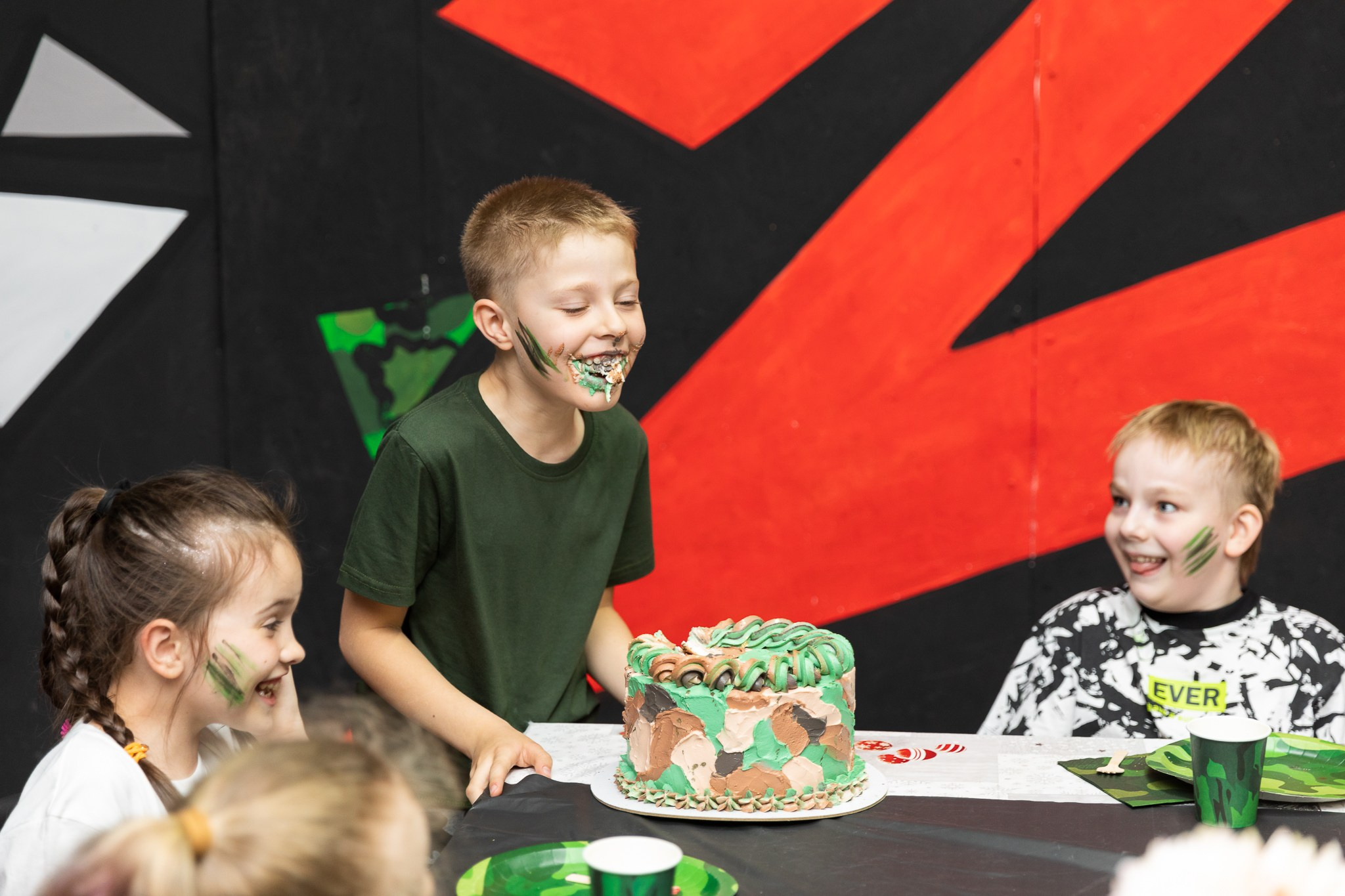 Платону 8 лет, лазертаг Zаряд. Фотограф Татьяна Генева