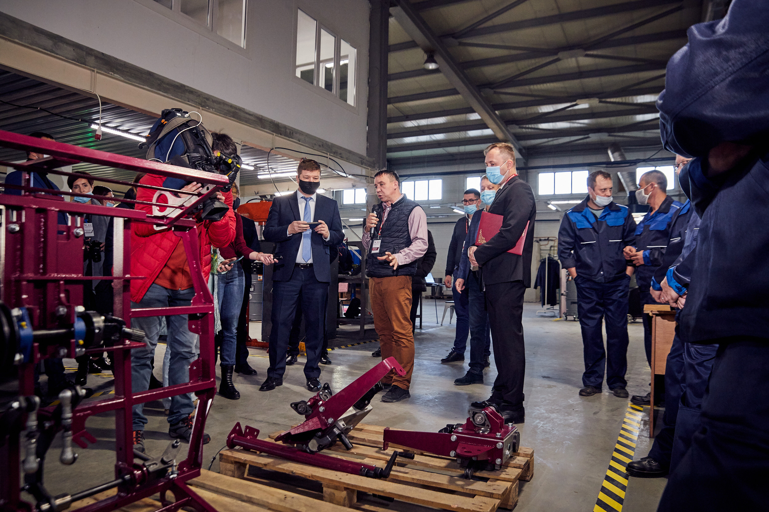 Съемка производства Linolit. Контент для бизнеса в Екатеринбурге Полдень Медиа