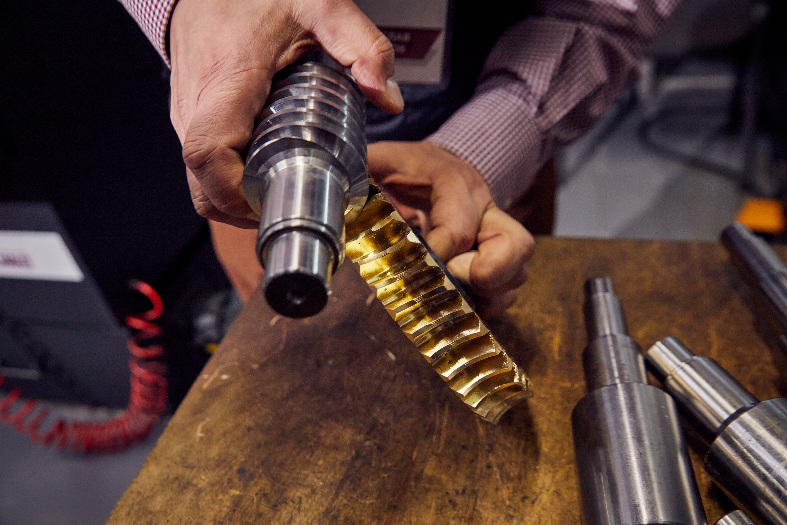 Съемка производства Linolit. Контент для бизнеса в Екатеринбурге Полдень Медиа