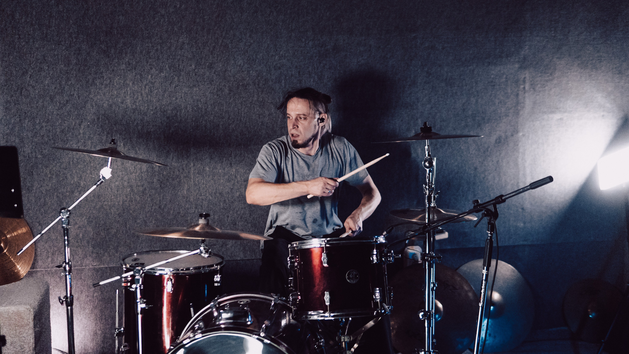 Фотографии репетиции рок группы